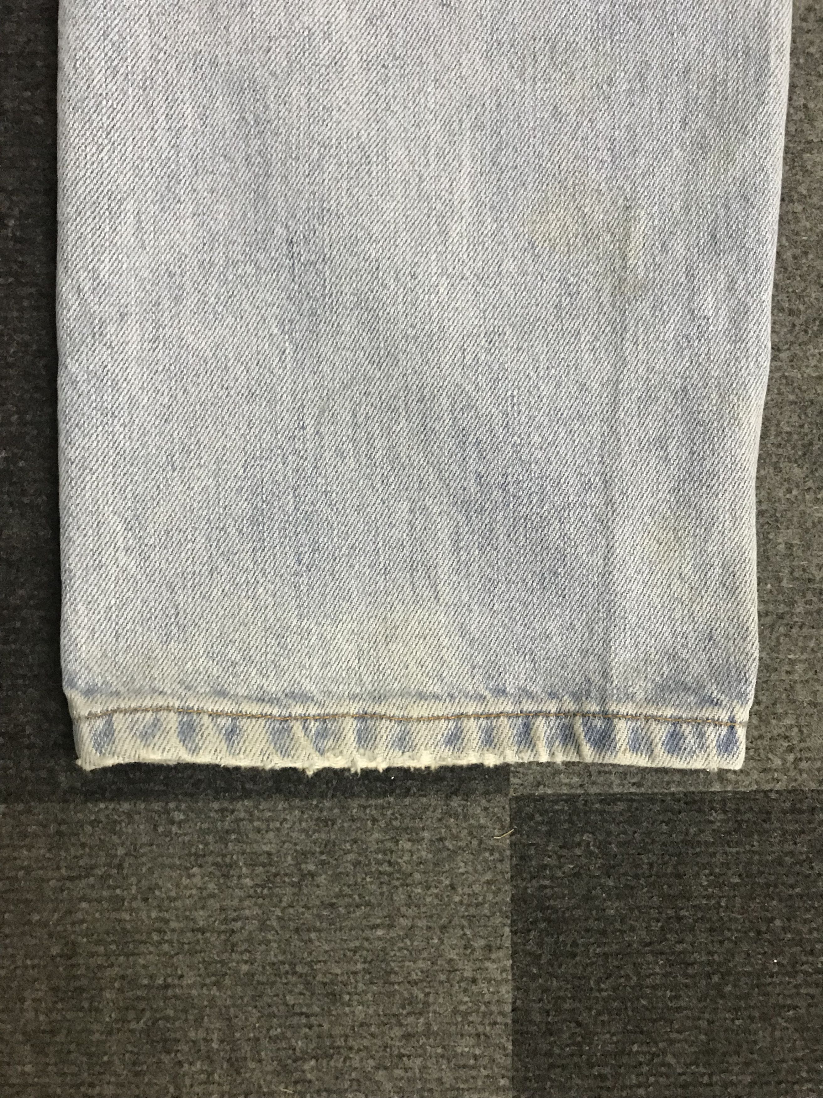 Levi's VL155 Vintage Levis 505 Dirty Distressed Light Wash Jeans Size US 31 - 21 Thumbnail