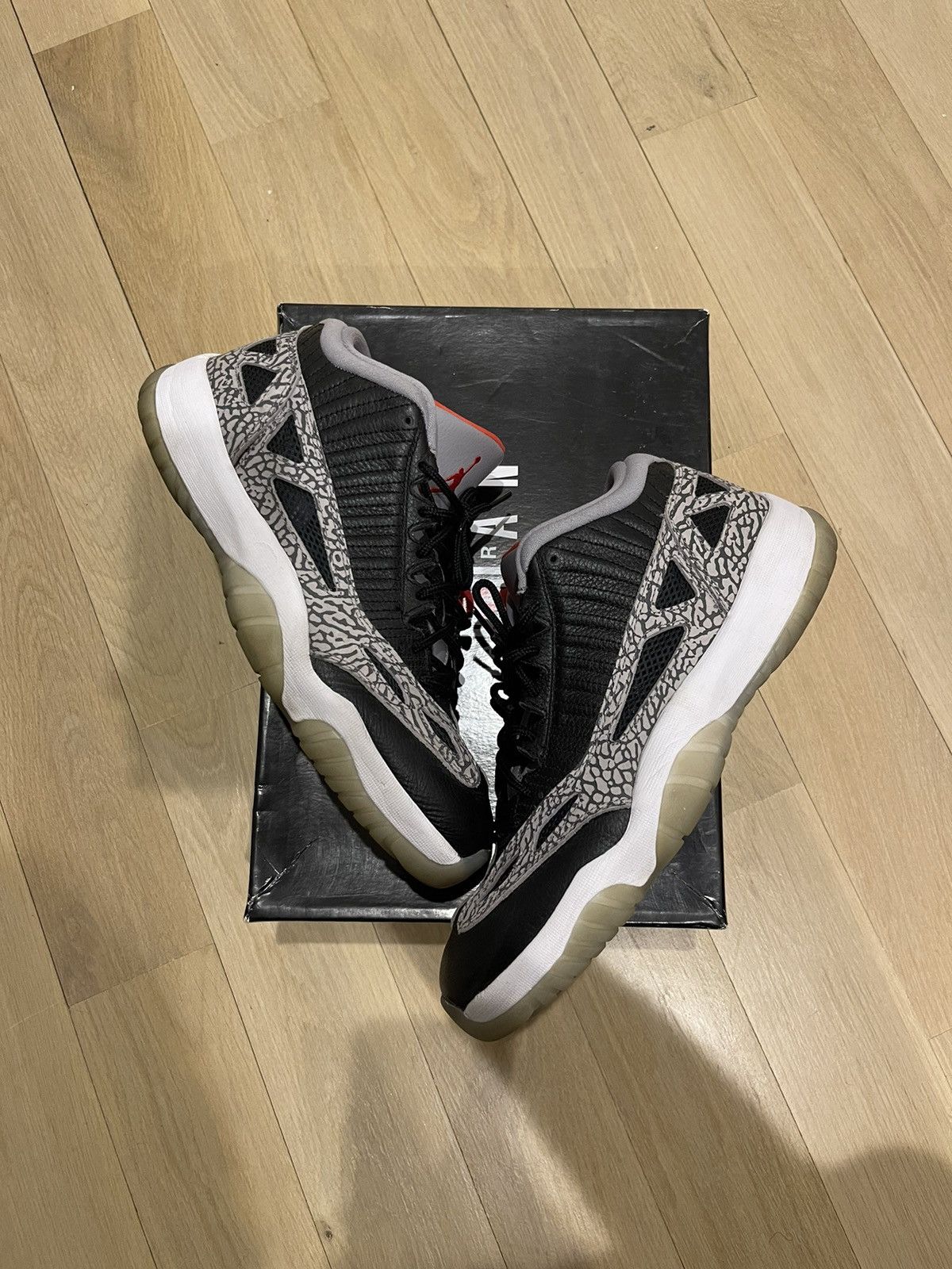jordan retro 11 low ie black cement