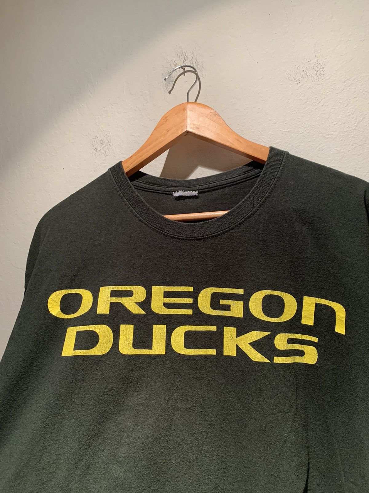 Vintage *RARE* Vintage Oregon Ducks Collegiate T-Shirt - XL Size US XL / EU 56 / 4 - 2 Thumbnail