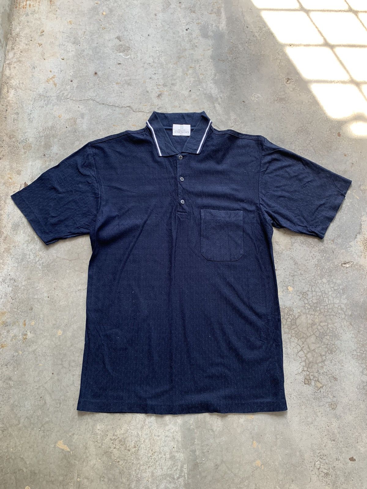 Givenchy Vintage Givenchy 4G Polo Tee Collared Tshirt Size US M / EU 48-50 / 2 - 1 Thumbnail