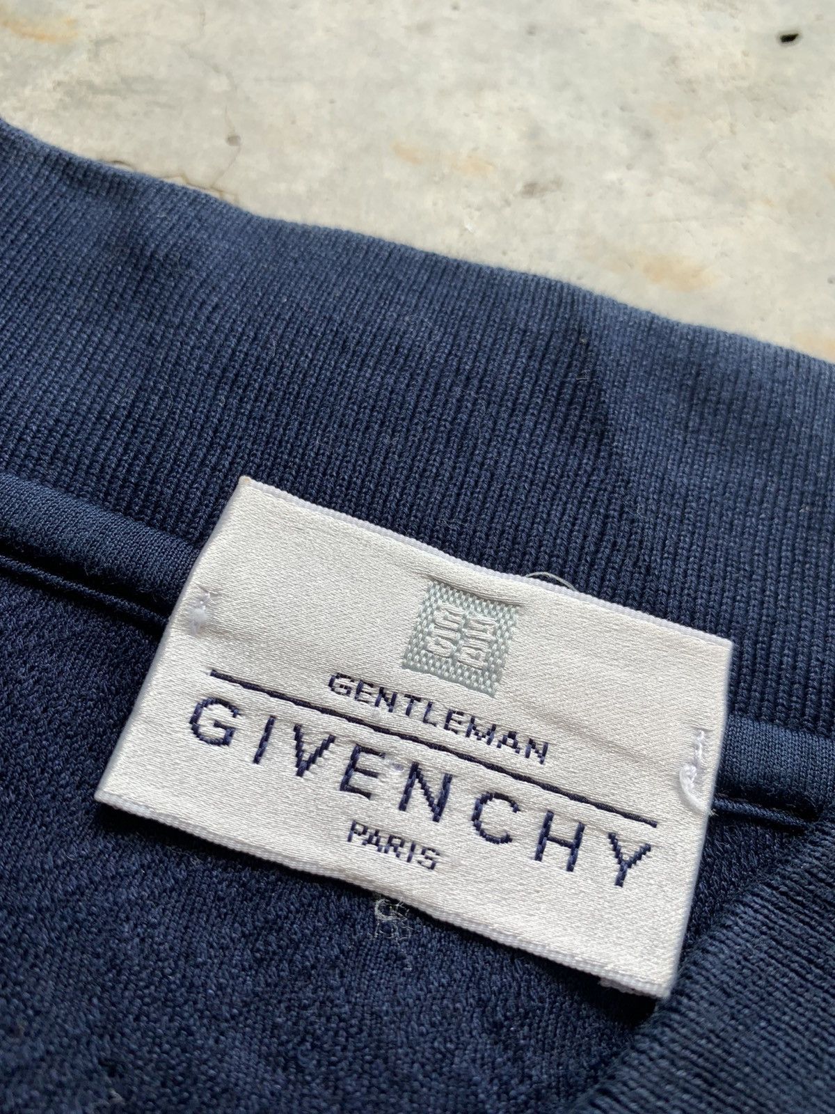 Givenchy Vintage Givenchy 4G Polo Tee Collared Tshirt Size US M / EU 48-50 / 2 - 4 Thumbnail