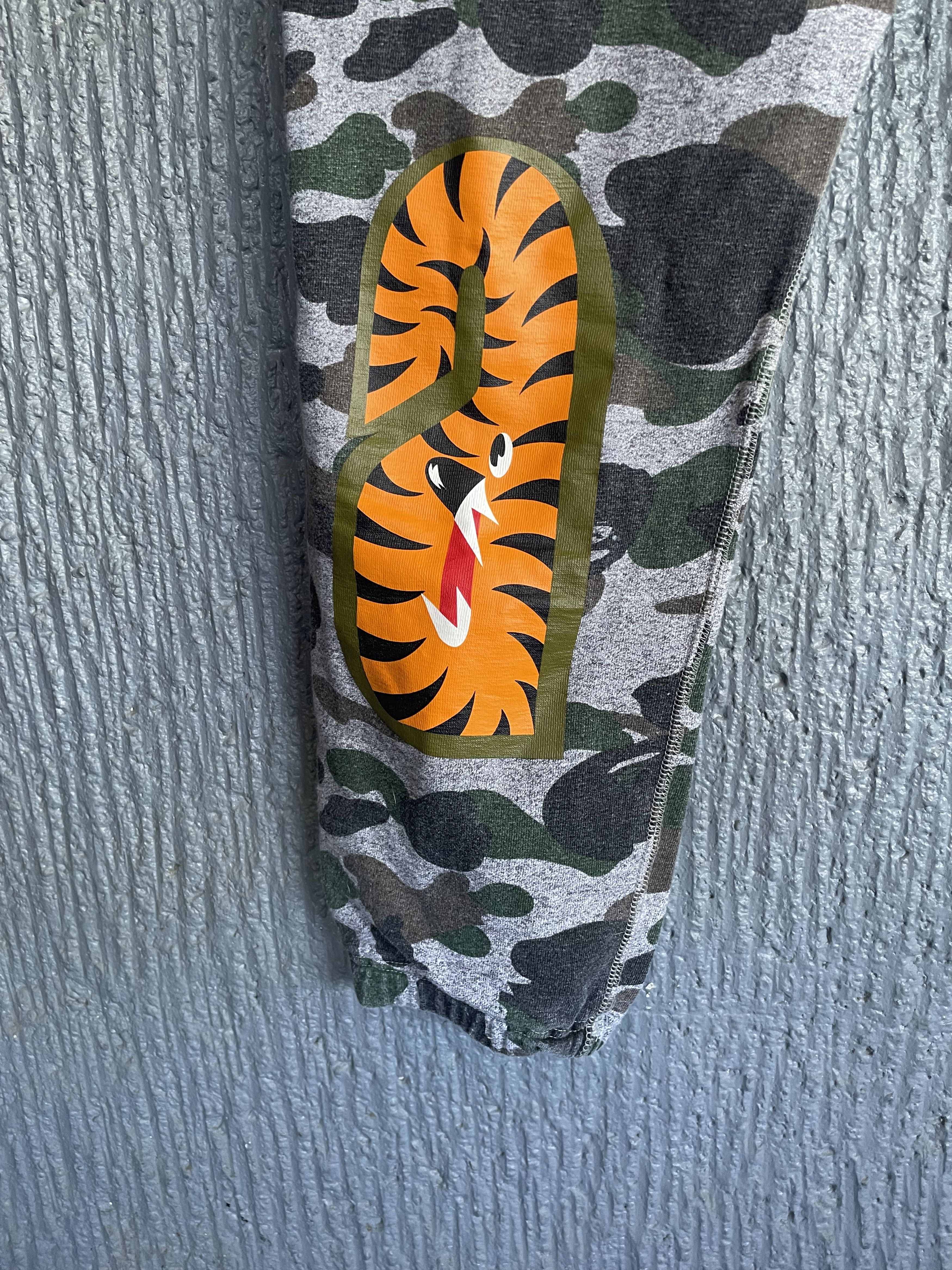 Bape Bape Shark Heather Camo Sweat Pants Size US 31 - 9 Thumbnail