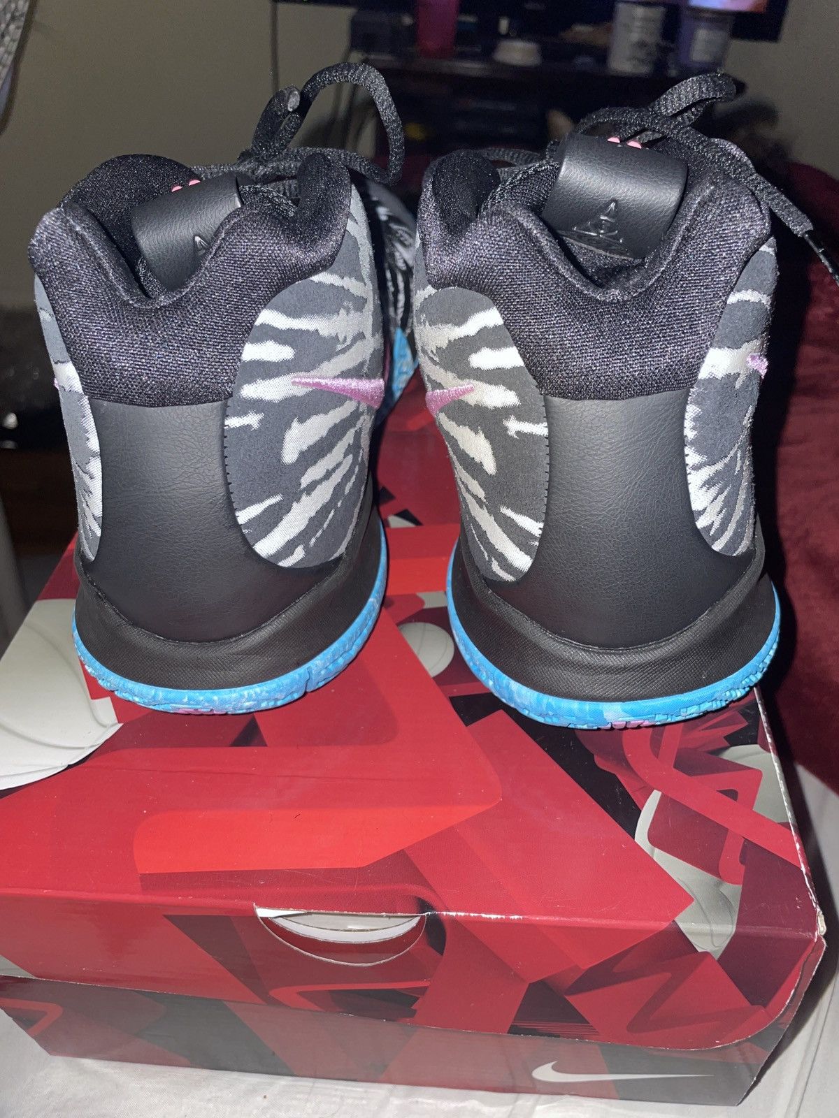Nike Kyrie 4 All Star Size US 10 / EU 43 - 4 Thumbnail