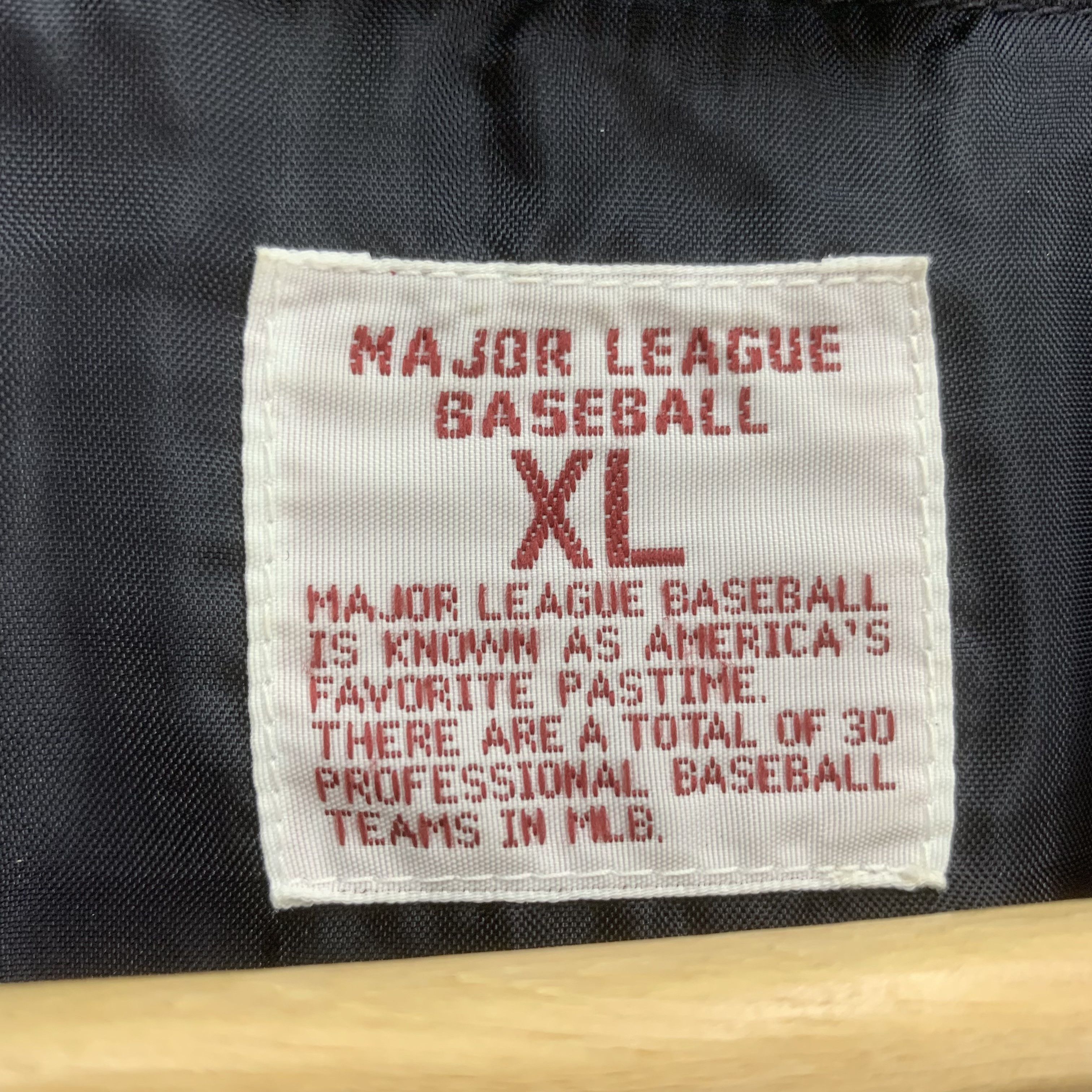 Japanese Brand × New York Yankees × Uniqlo New York Yankees x Uniqlo Jacket Windbreaker Hooded Size US XL / EU 56 / 4 - 13 Thumbnail