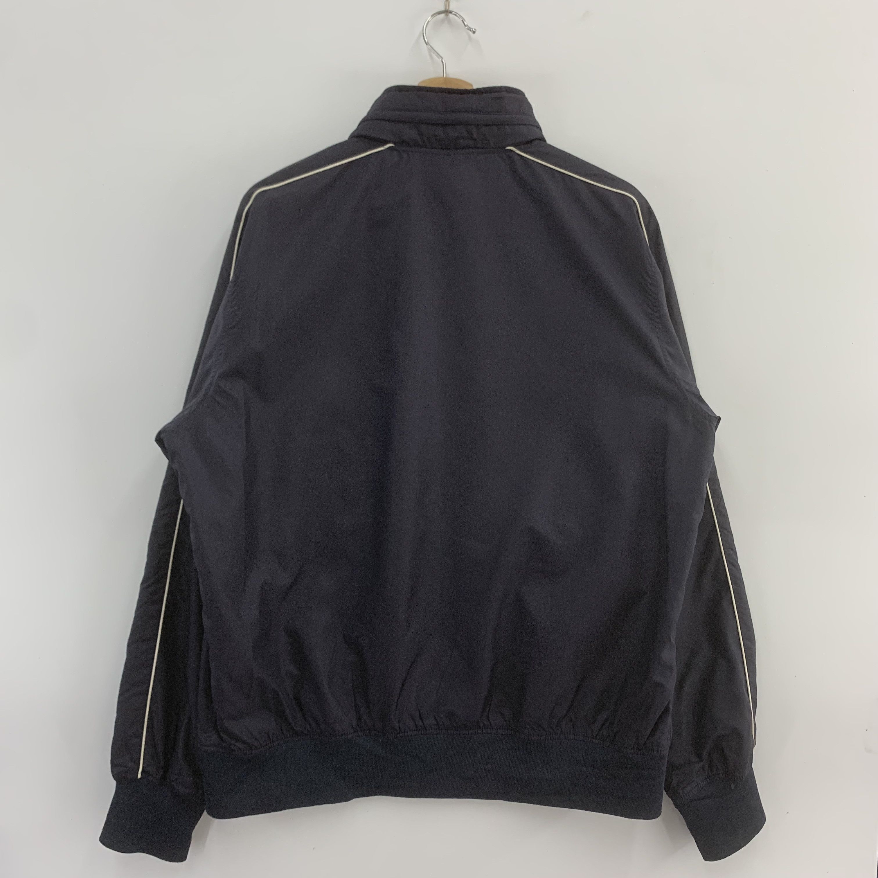 Japanese Brand × New York Yankees × Uniqlo New York Yankees x Uniqlo Jacket Windbreaker Hooded Size US XL / EU 56 / 4 - 2 Thumbnail
