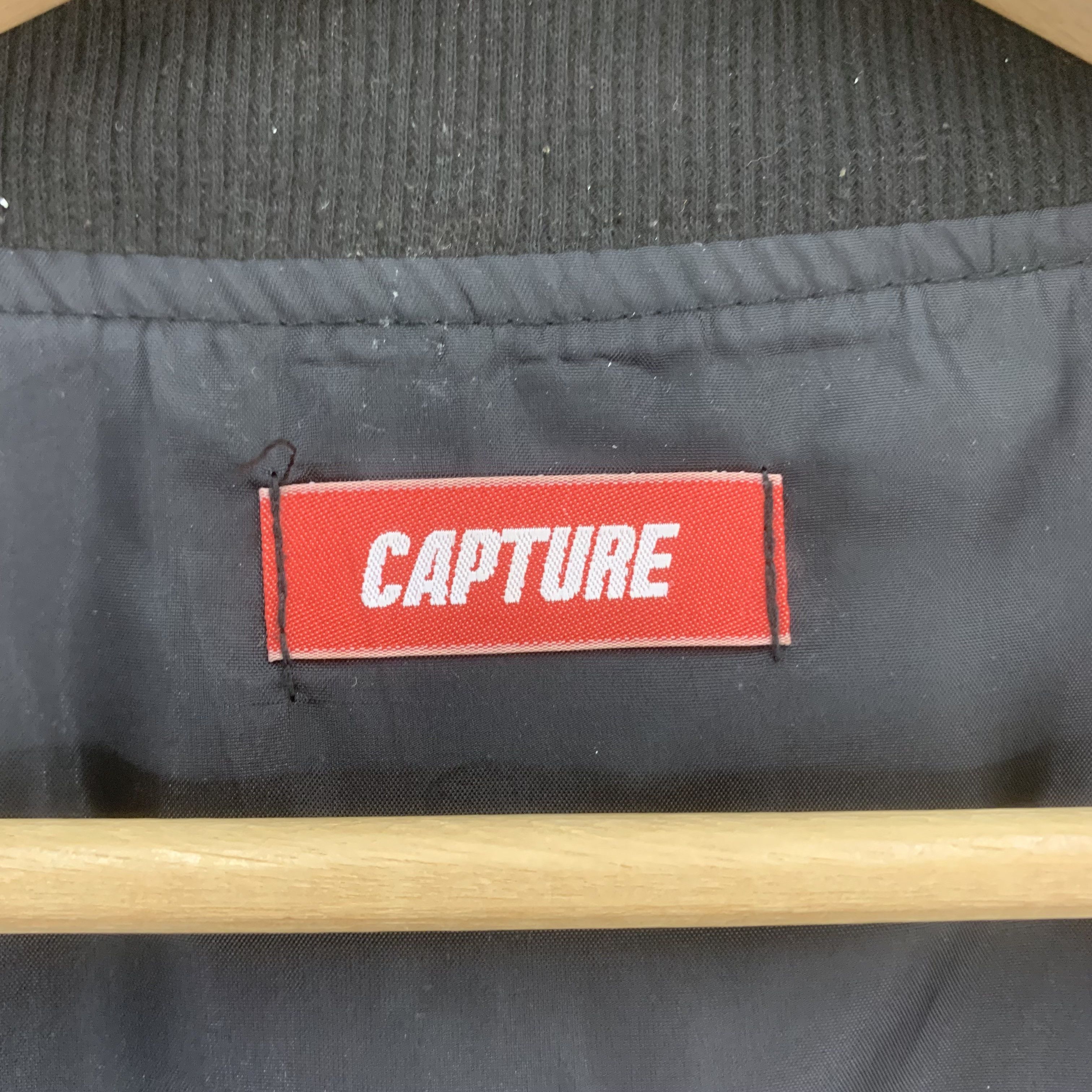 Japanese Brand × Vintage Capture Windbreaker Jacket Big Logo Size US L / EU 52-54 / 3 - 11 Thumbnail