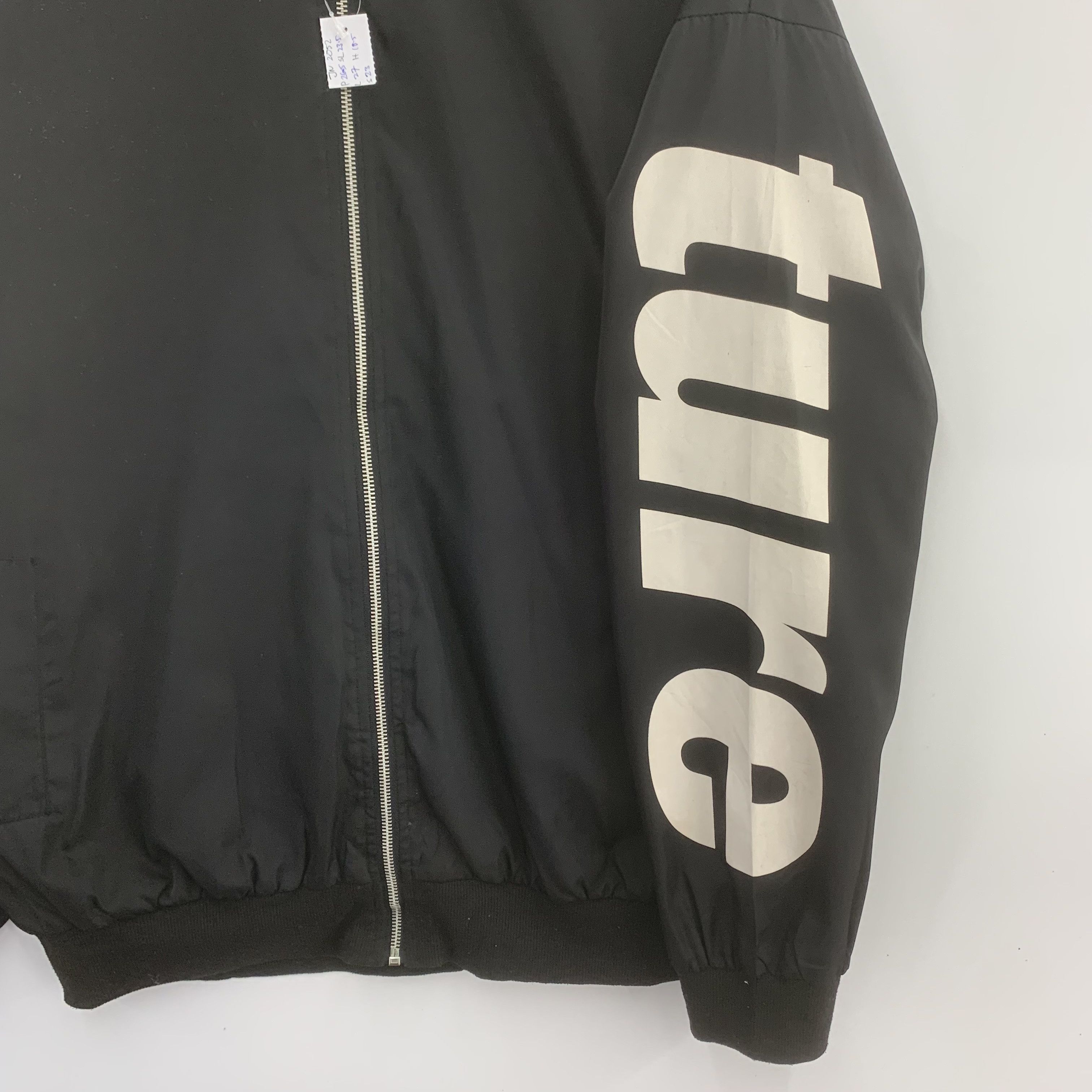 Japanese Brand × Vintage Capture Windbreaker Jacket Big Logo Size US L / EU 52-54 / 3 - 4 Thumbnail