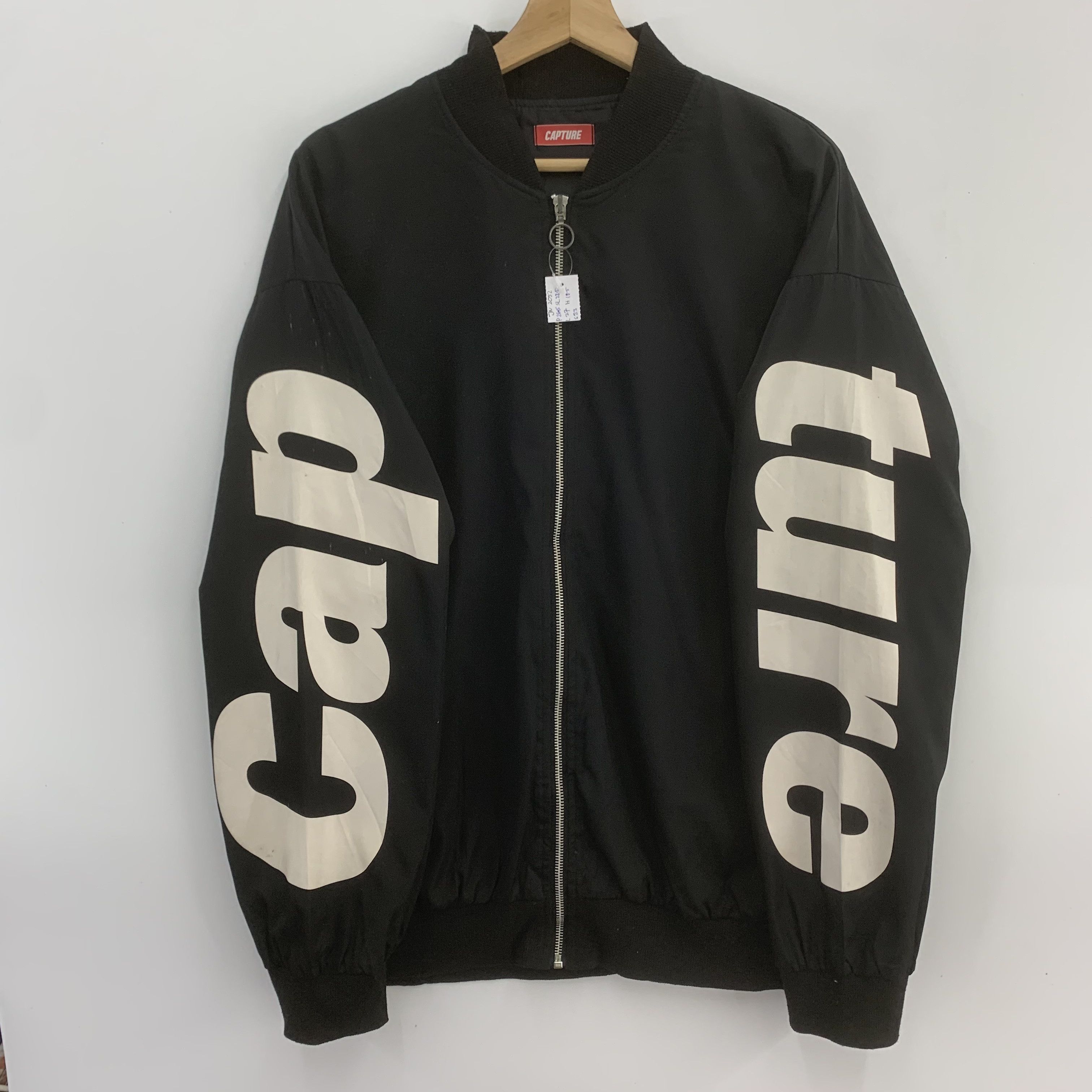 Japanese Brand × Vintage Capture Windbreaker Jacket Big Logo Size US L / EU 52-54 / 3 - 1 Thumbnail