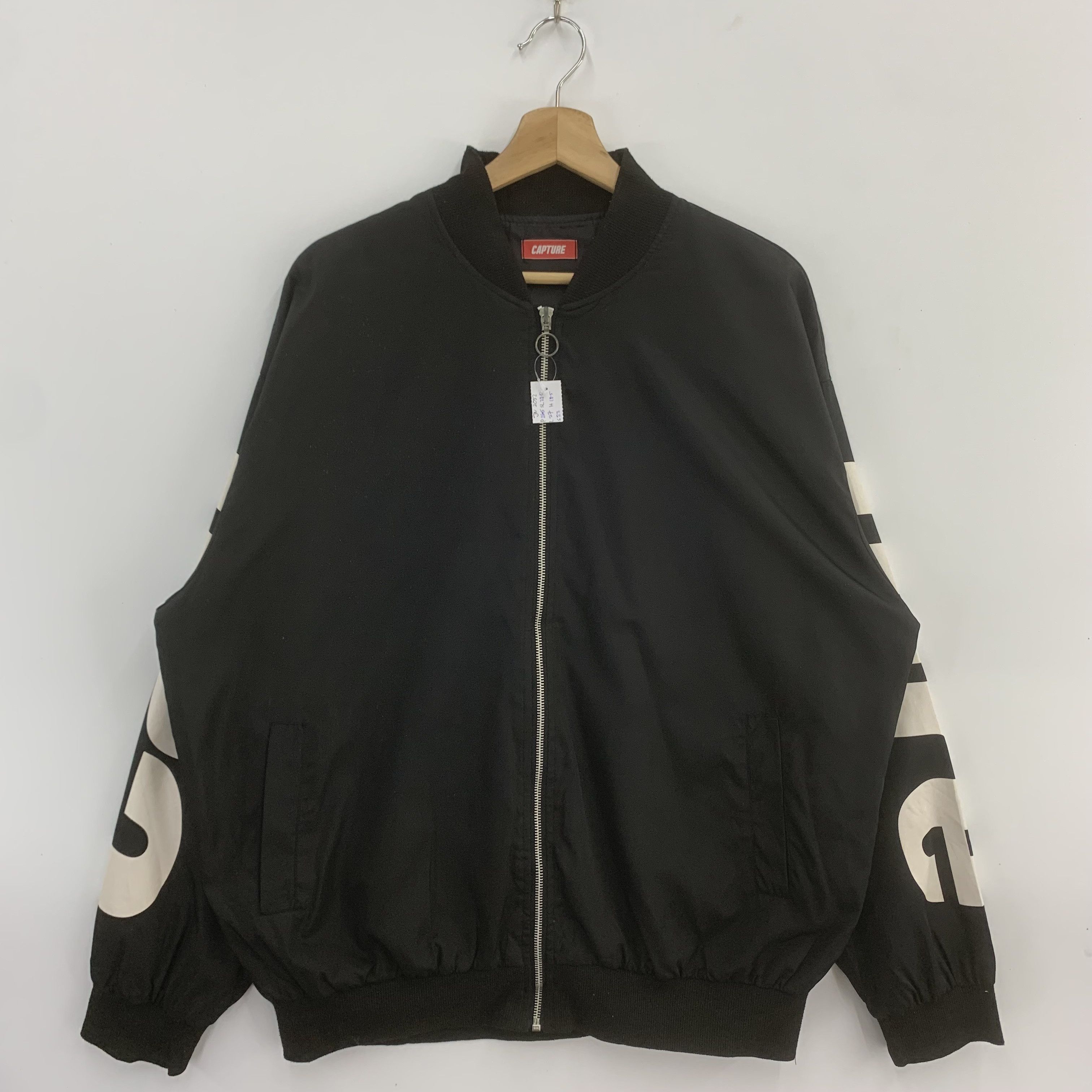 Japanese Brand × Vintage Capture Windbreaker Jacket Big Logo Size US L / EU 52-54 / 3 - 2 Thumbnail
