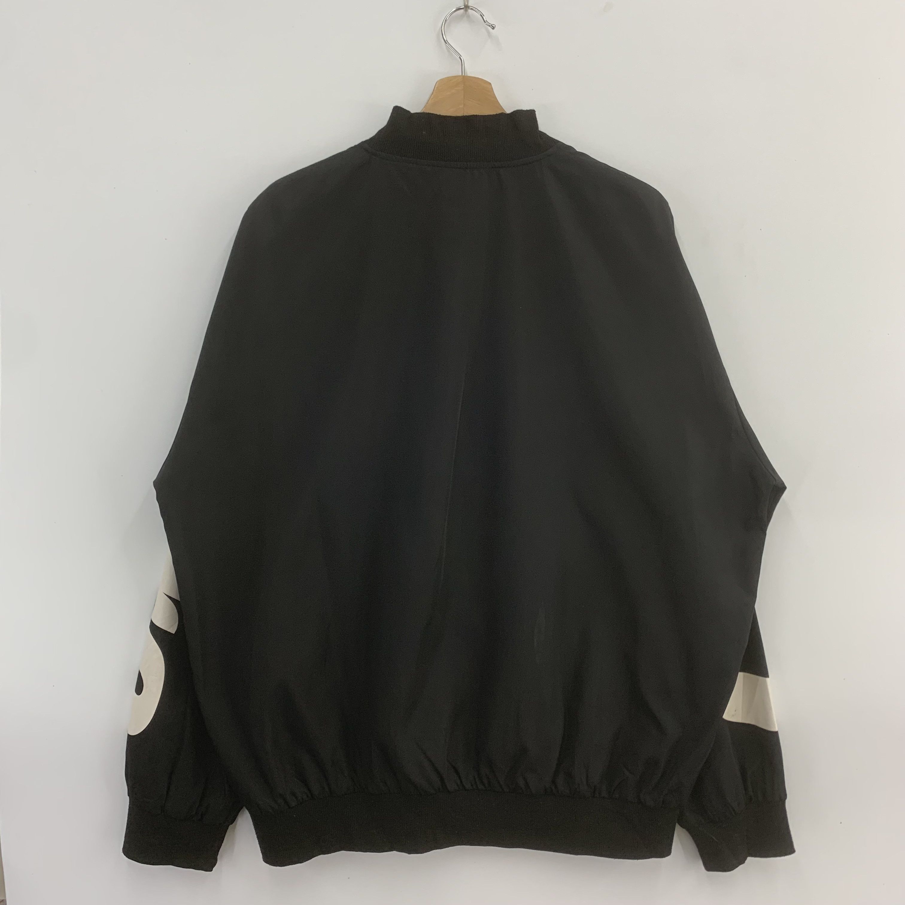 Japanese Brand × Vintage Capture Windbreaker Jacket Big Logo Size US L / EU 52-54 / 3 - 3 Thumbnail