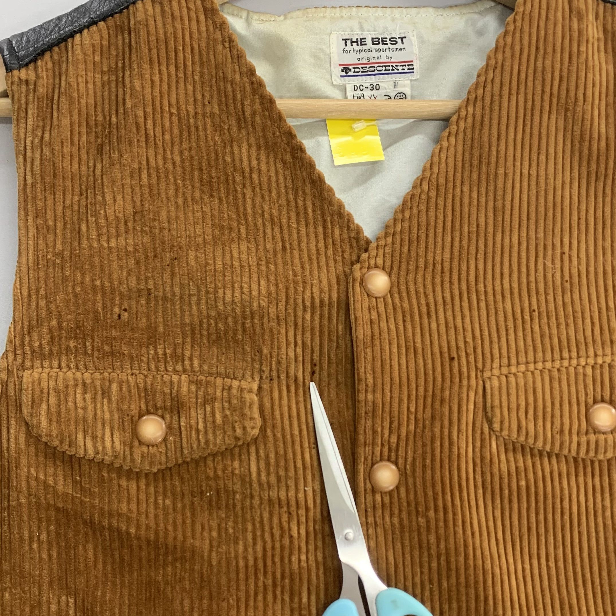 Descente × Vintage Vintage 80s Descente Corduroy Vest Size US M / EU 48-50 / 2 - 10 Thumbnail