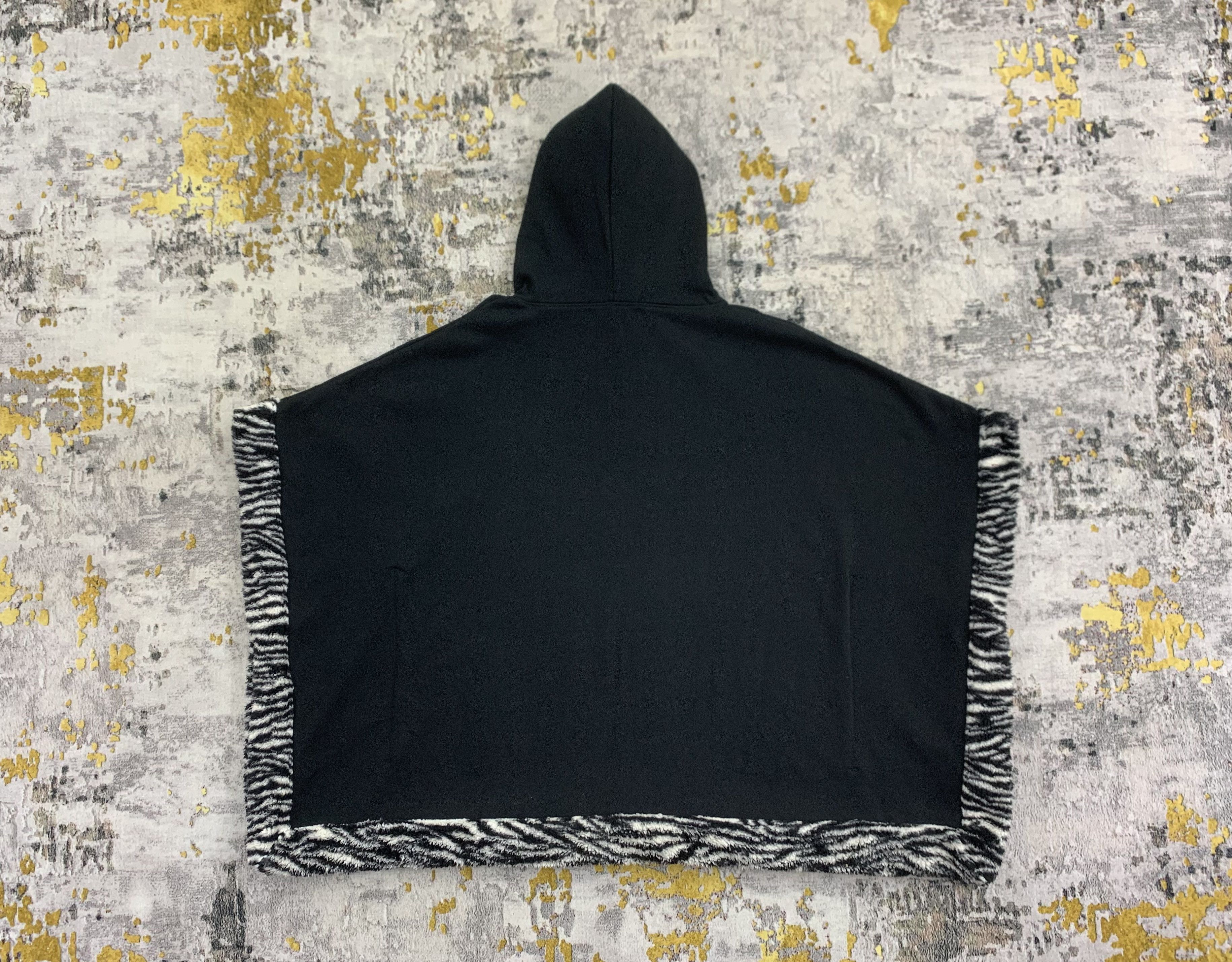 Japanese Brand Brusque Skull Shirts Poncho Cape Hoodie Pullover Cloak Size US M / EU 48-50 / 2 - 2 Thumbnail