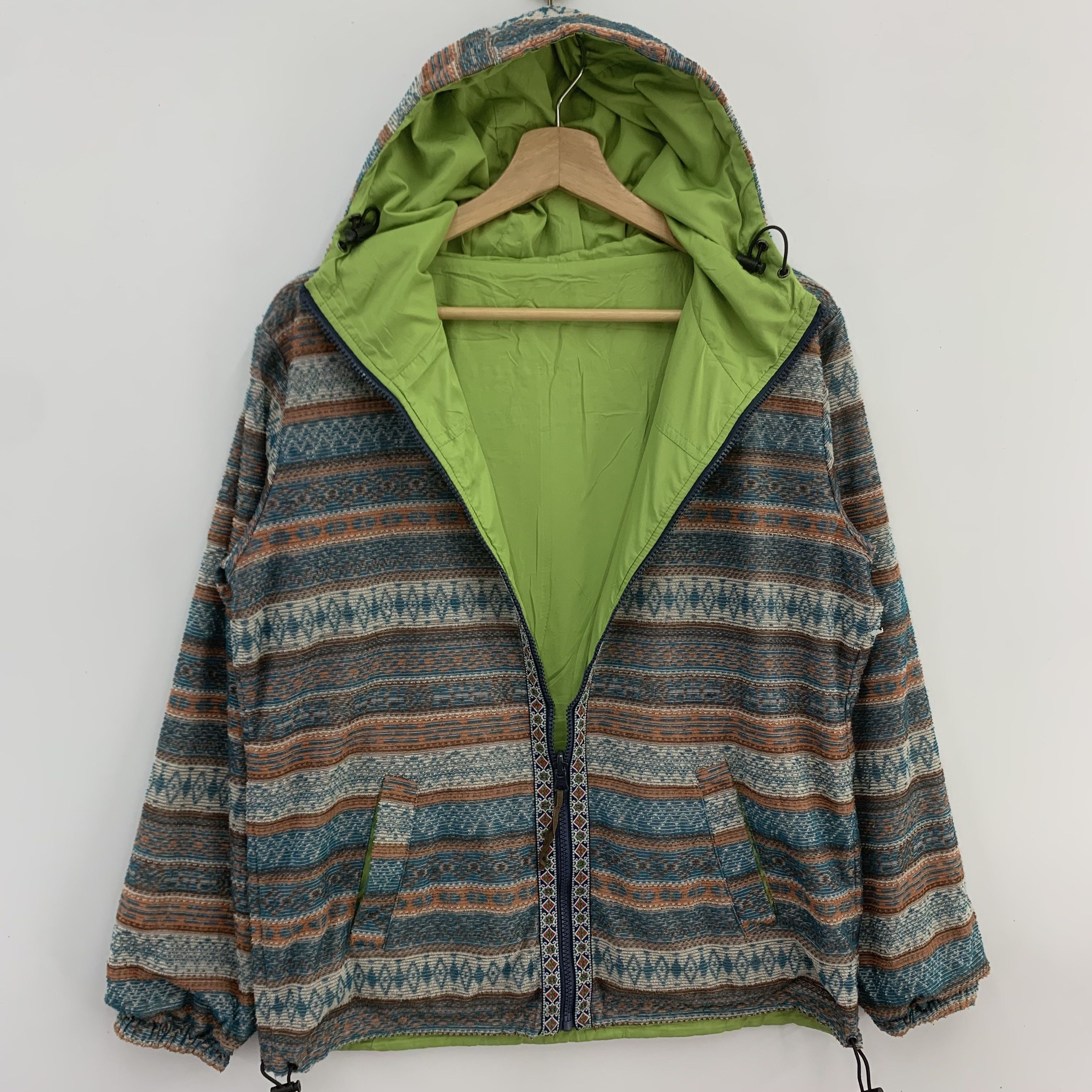 Japanese Brand Vintage Reversible Jacket, Hoodie Jacket Navajo Pattern Size US M / EU 48-50 / 2 - 3 Thumbnail