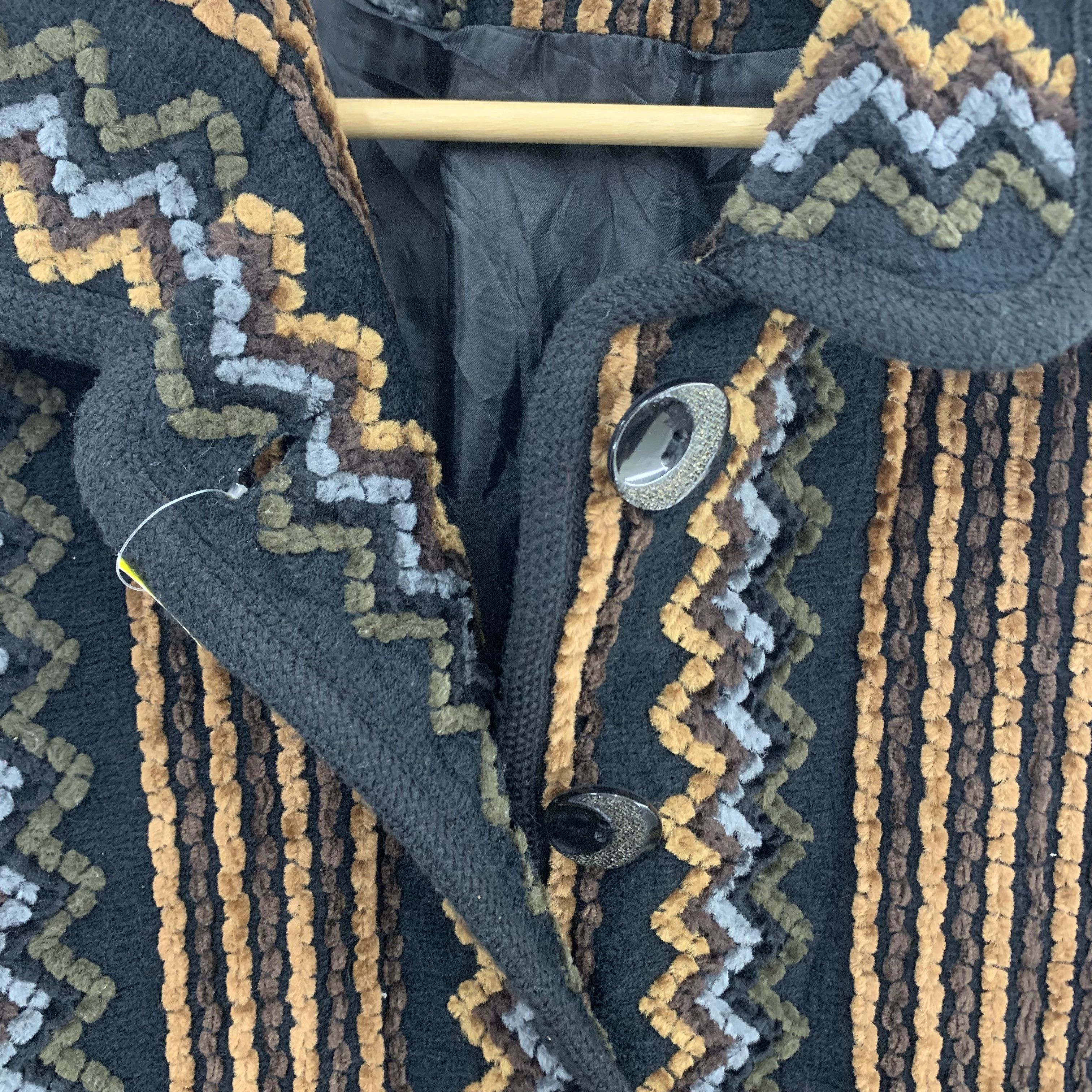 Japanese Brand Stripe Zig Zag Jacket Nice Design Size US L / EU 52-54 / 3 - 5 Thumbnail