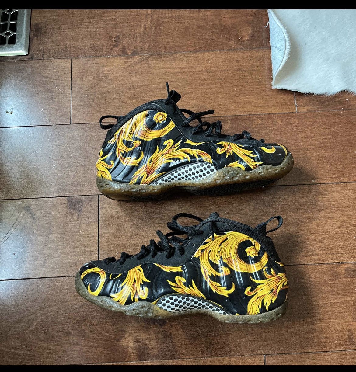 Supreme foamposite size 9.5