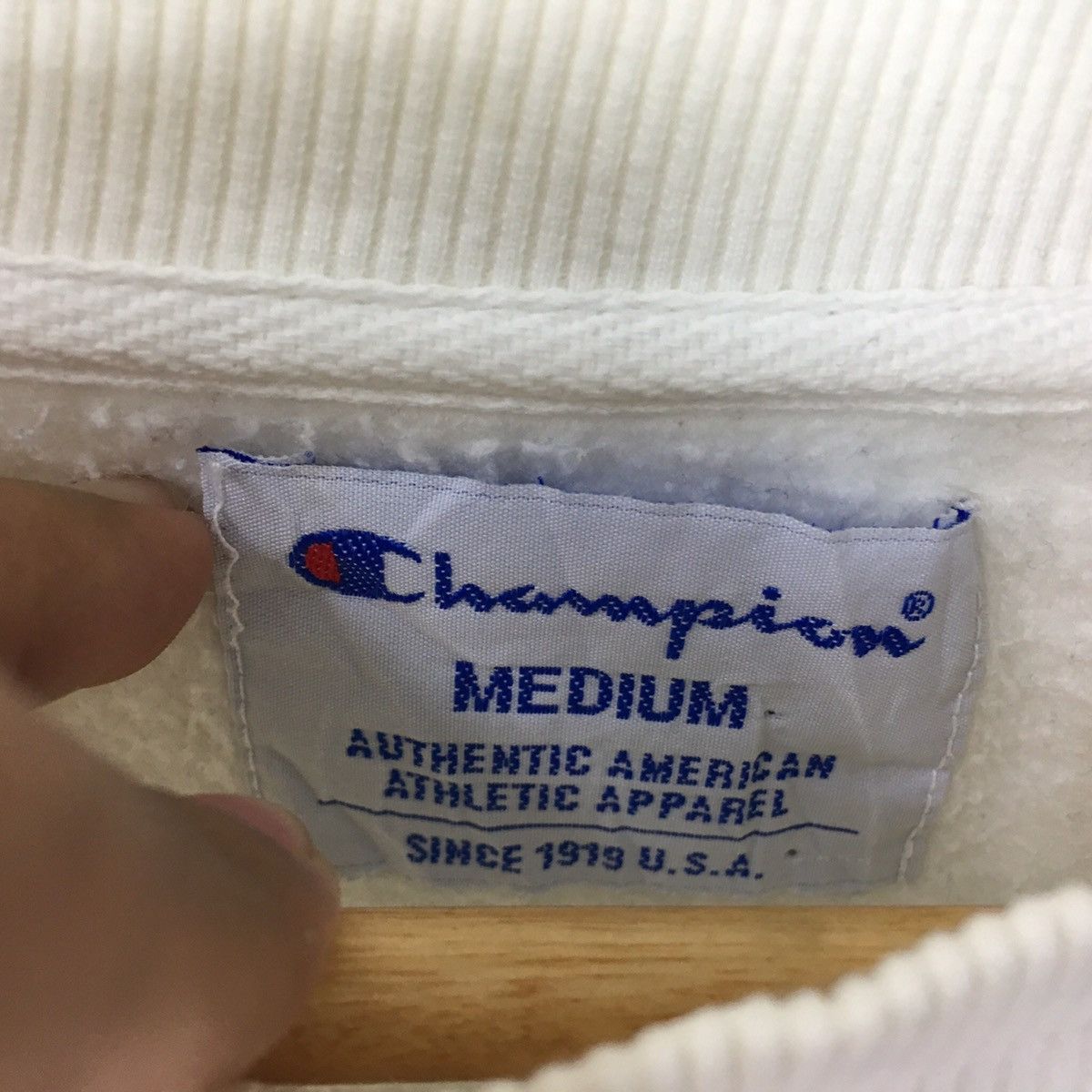 Champion Vintage CHAMPION Sportswear Plain Usa White Sweatshirt Size US M / EU 48-50 / 2 - 3 Thumbnail