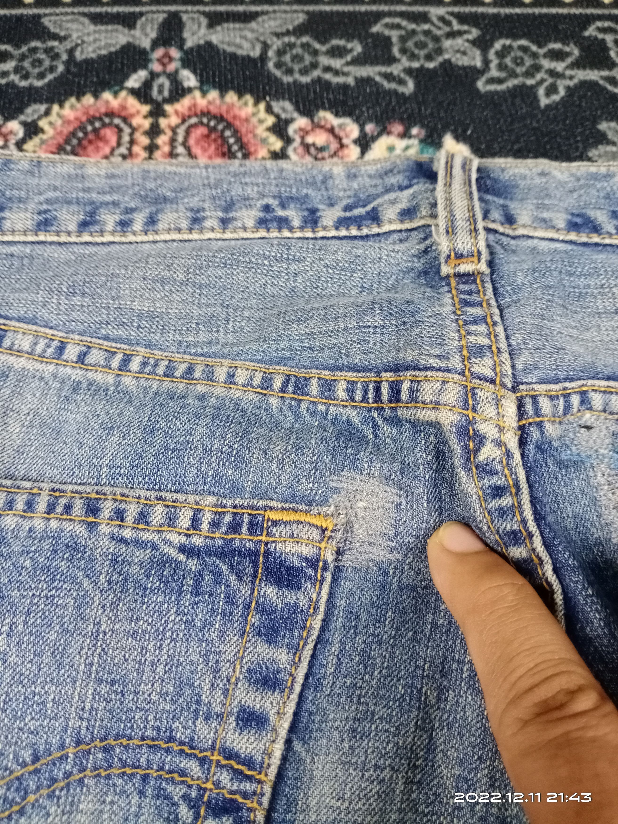 Levi's 💥RARE💥Levis 501 Medium Blue Wash Repaired Denim Jeans Size US 30 / EU 46 - 10 Thumbnail