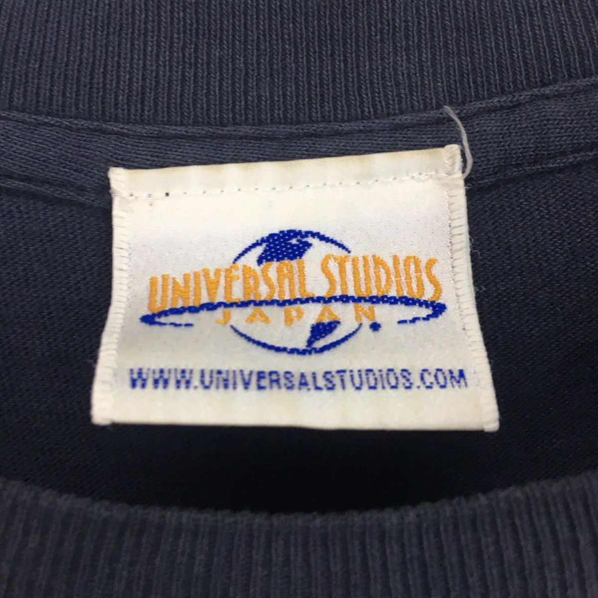 Vintage Vintage 90s Jaws Universal Studios Japan overprint t shirt Size US S / EU 44-46 / 1 - 9 Thumbnail
