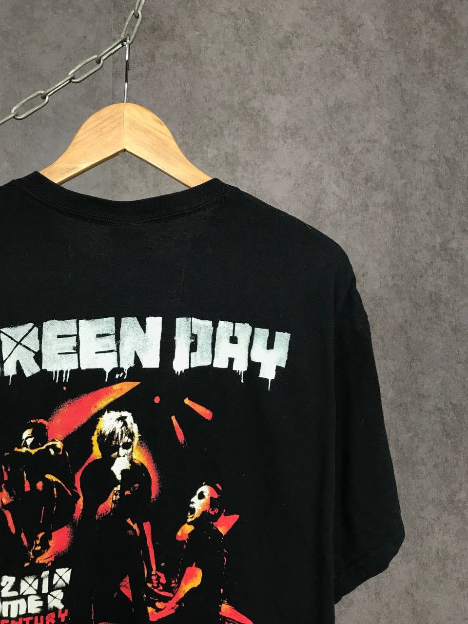 Band Tees Green Day 2010 vintage cult rock band tour tee Size US L / EU 52-54 / 3 - 5 Thumbnail