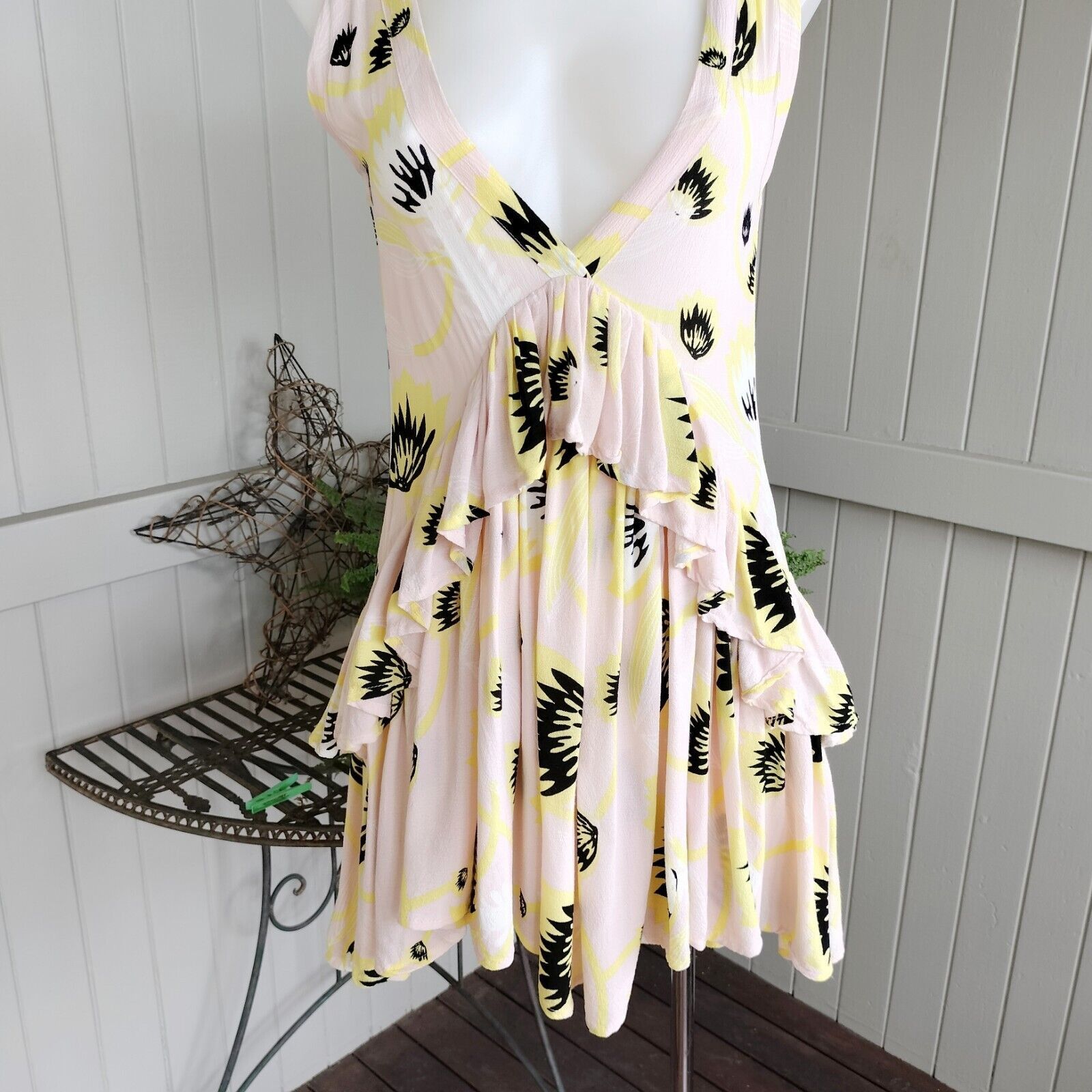Designer State of Georgia Rara Frill Dress Floral Plunge Mini Size XS / US 0-2 / IT 36-38 - 5 Thumbnail