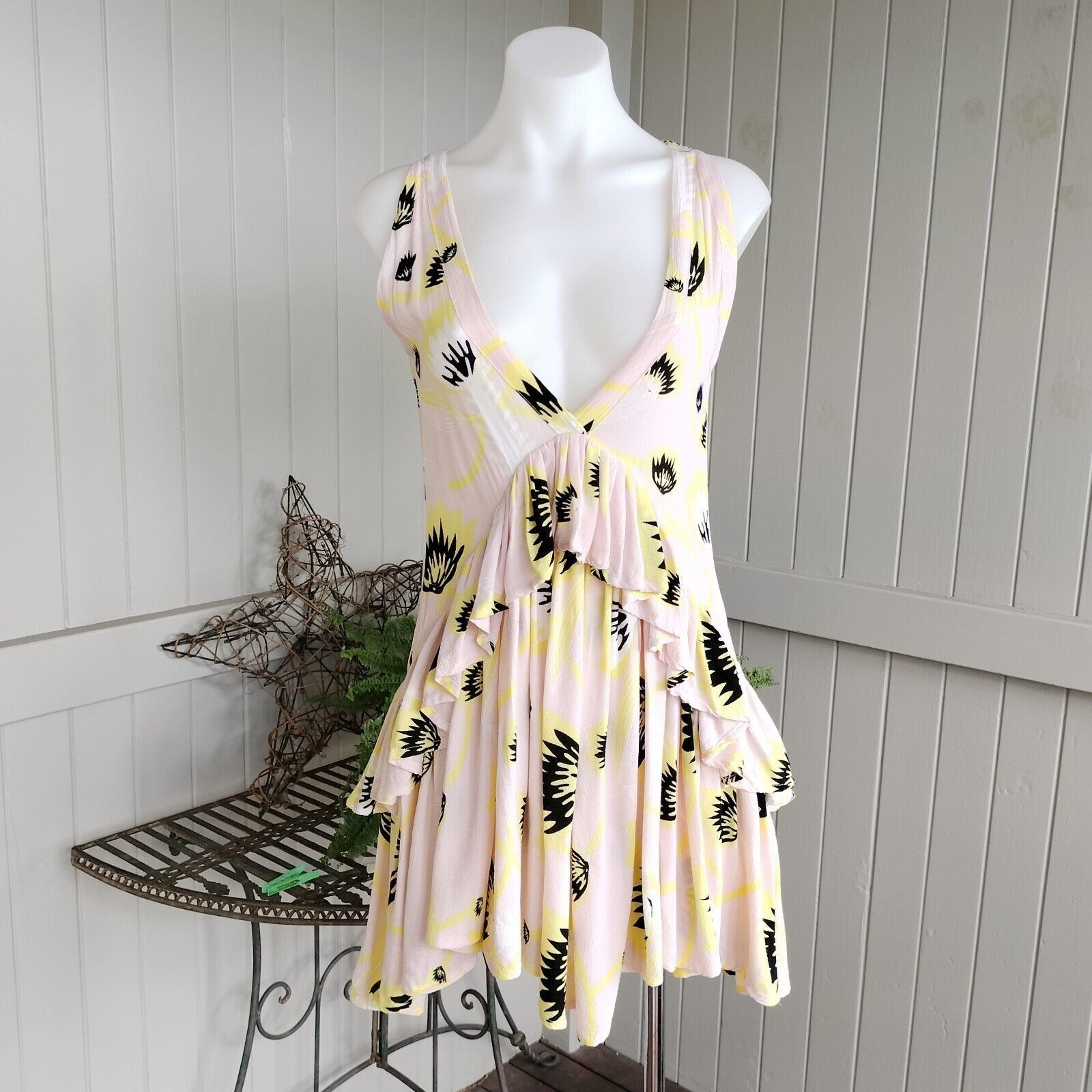Designer State of Georgia Rara Frill Dress Floral Plunge Mini Size XS / US 0-2 / IT 36-38 - 1 Thumbnail