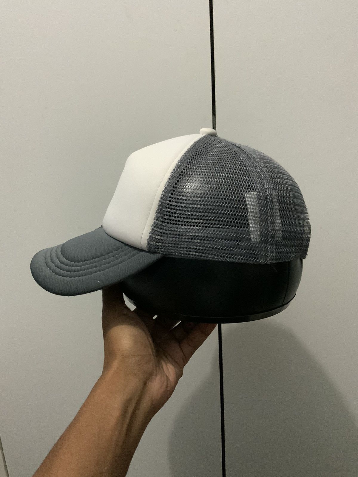 Japanese Brand Peace & Soul Cartoon Trucker Hat Size ONE SIZE - 3 Thumbnail