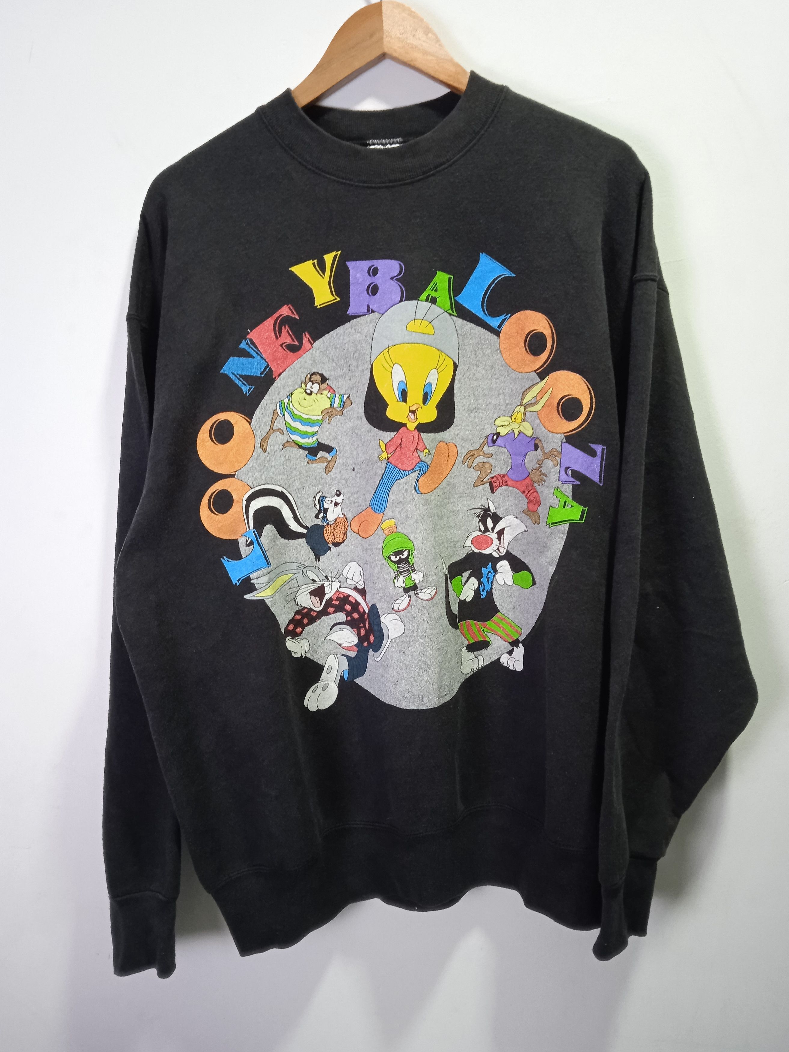 Vintage 90s Looney Tunes Lollapalooza Sweatshirt Size US XL / EU 56 / 4 - 1 Thumbnail