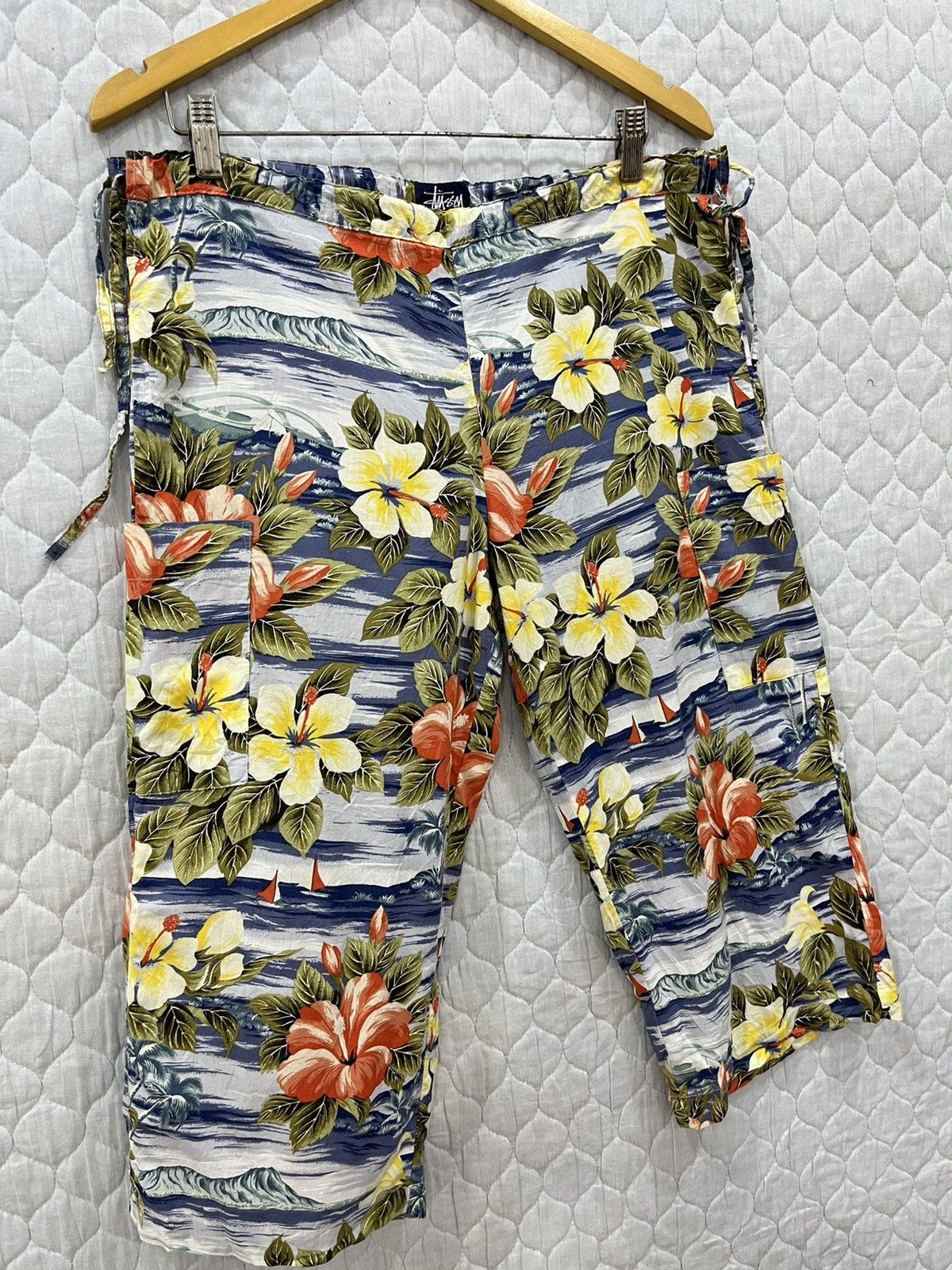 Stussy (Hh). STUSSY FLORAL SHORTS Size US 34 / EU 50 - 3 Thumbnail