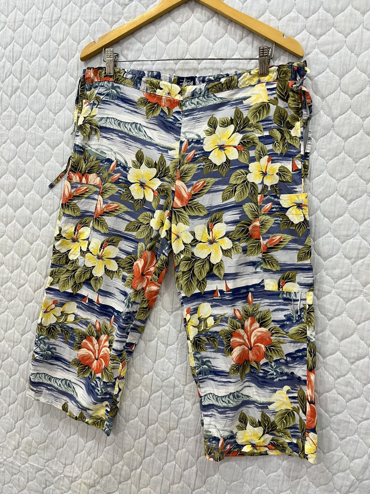 Stussy (Hh). STUSSY FLORAL SHORTS Size US 34 / EU 50 - 2 Thumbnail