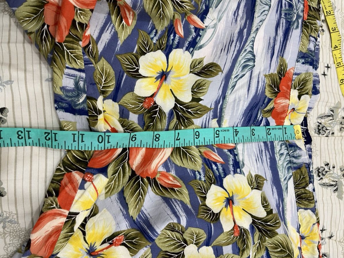 Stussy (Hh). STUSSY FLORAL SHORTS Size US 34 / EU 50 - 13 Thumbnail
