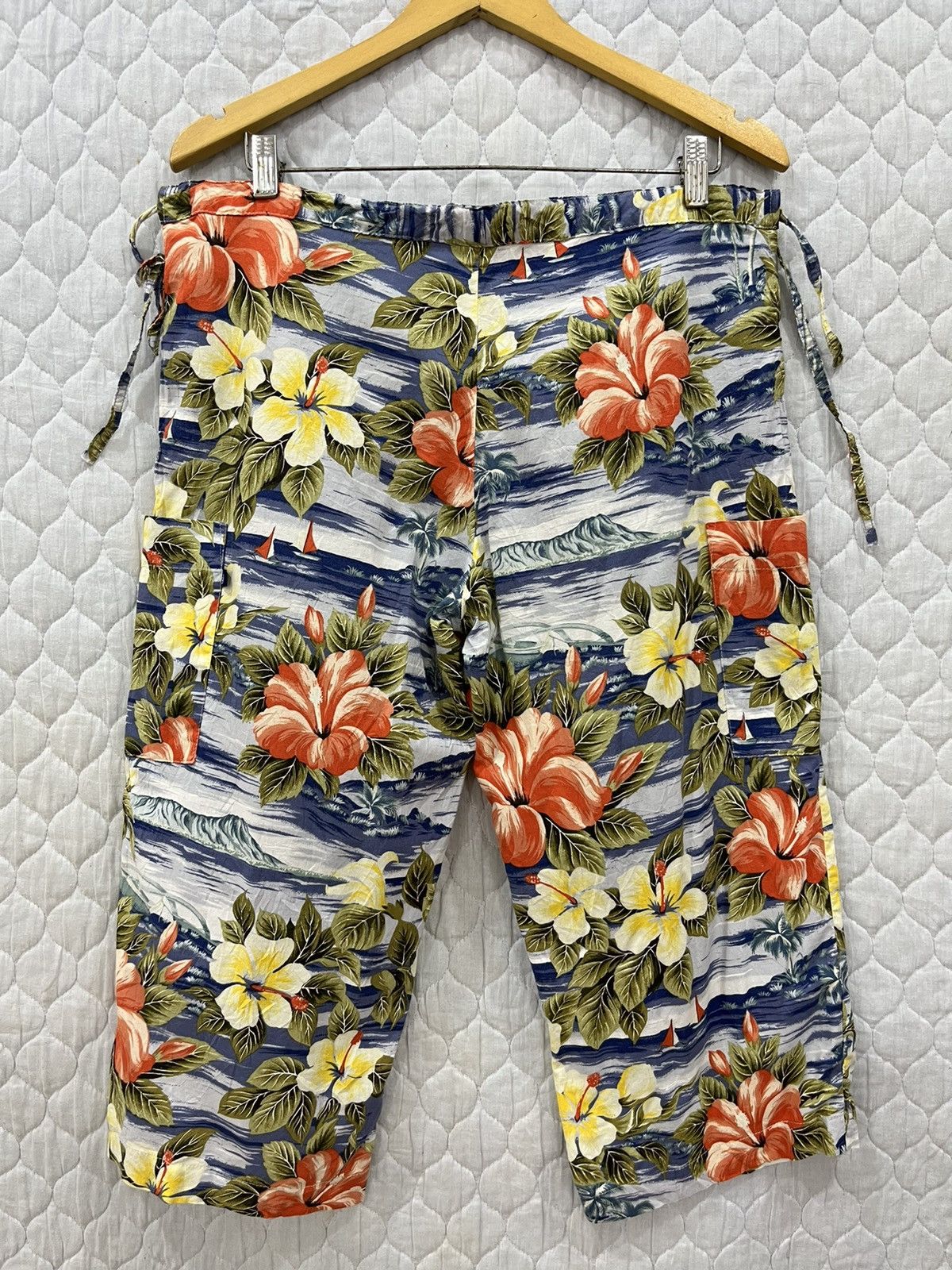 Stussy (Hh). STUSSY FLORAL SHORTS Size US 34 / EU 50 - 4 Thumbnail