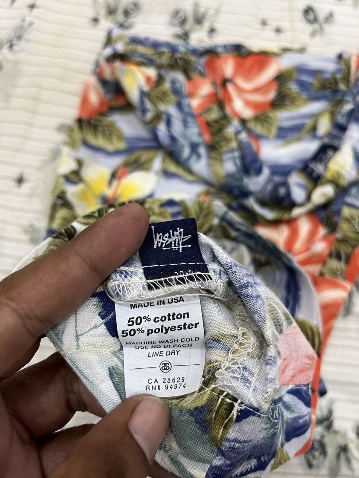 Stussy (Hh). STUSSY FLORAL SHORTS Size US 34 / EU 50 - 8 Thumbnail