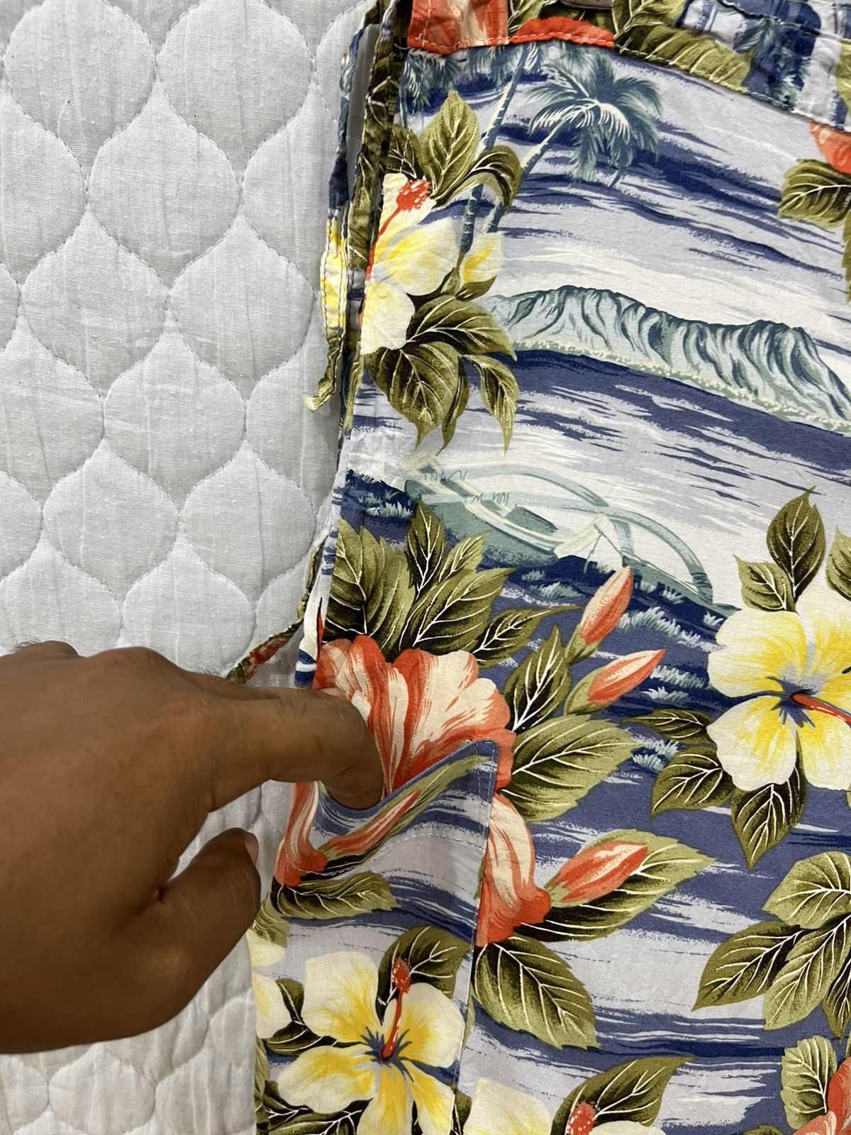Stussy (Hh). STUSSY FLORAL SHORTS Size US 34 / EU 50 - 5 Thumbnail