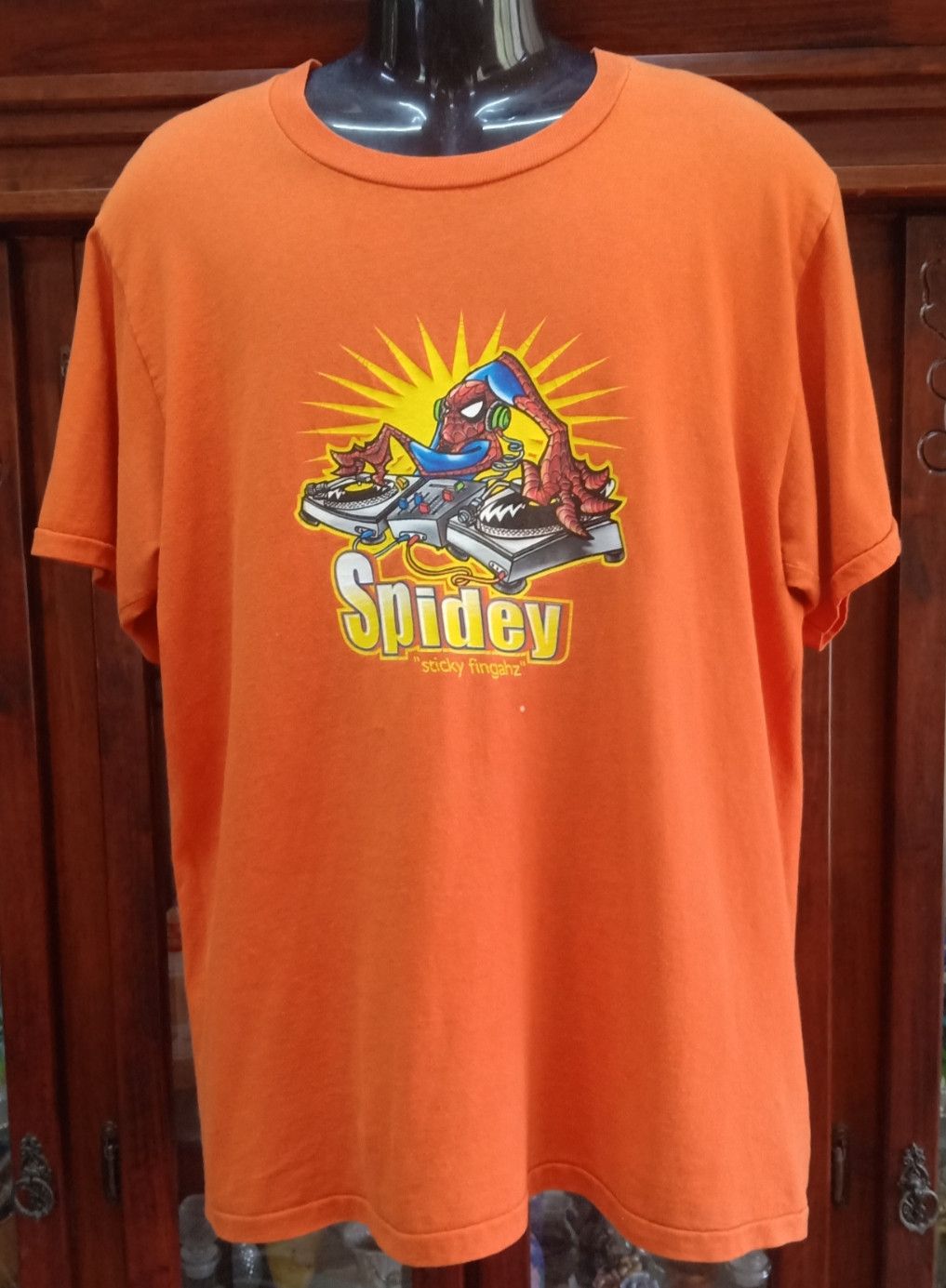 Changes × Marvel Comics × Vintage Vintage 90s Spiderman : Spidey "sticky fingahz" T-shirt Size US L / EU 52-54 / 3 - 1 Thumbnail