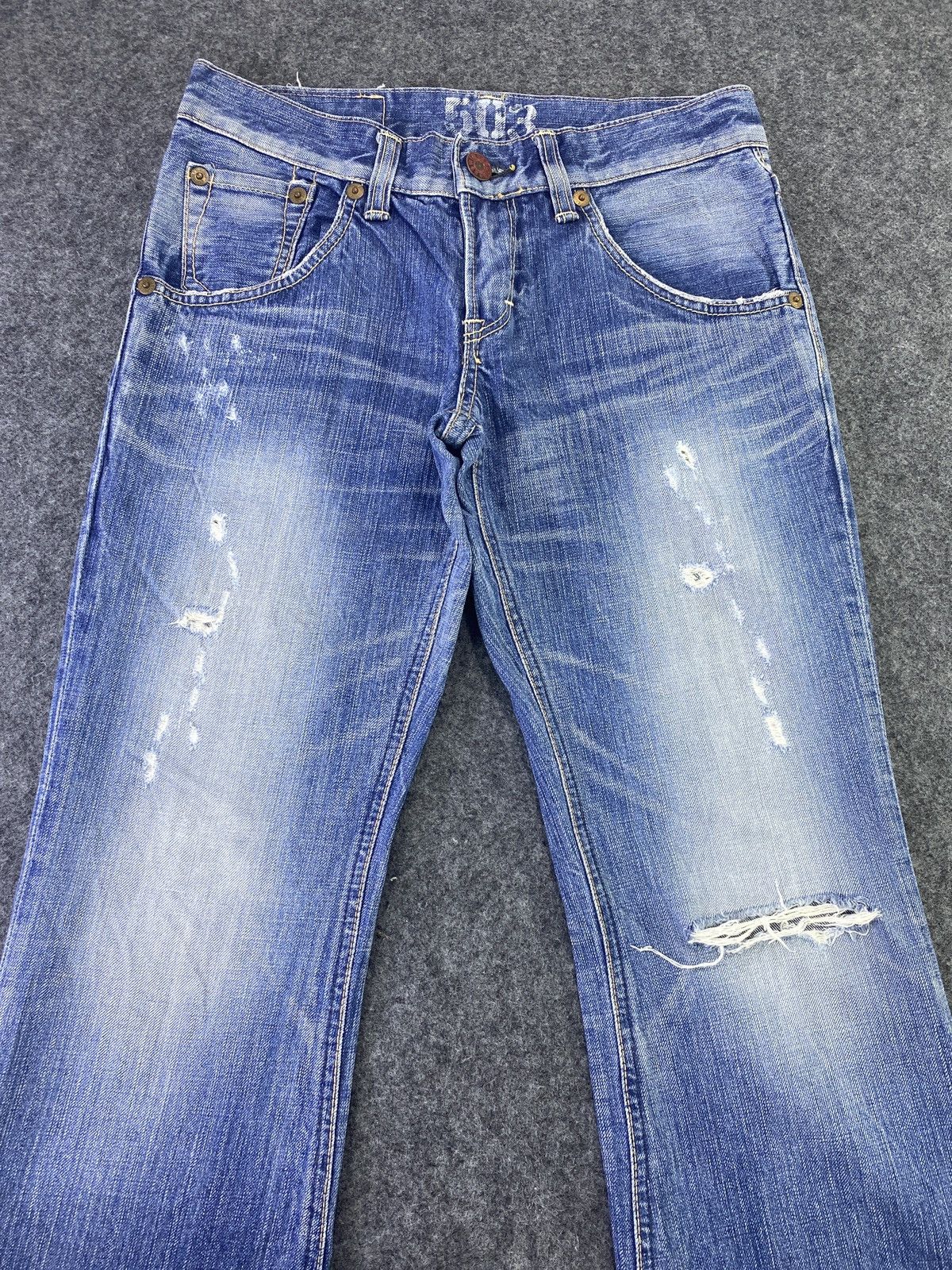 Edwin EDWIN 503 BLUE TRIP DISTRESS WASH DENIM - J783 Size 32" / US 10 / IT 46 - 9 Thumbnail