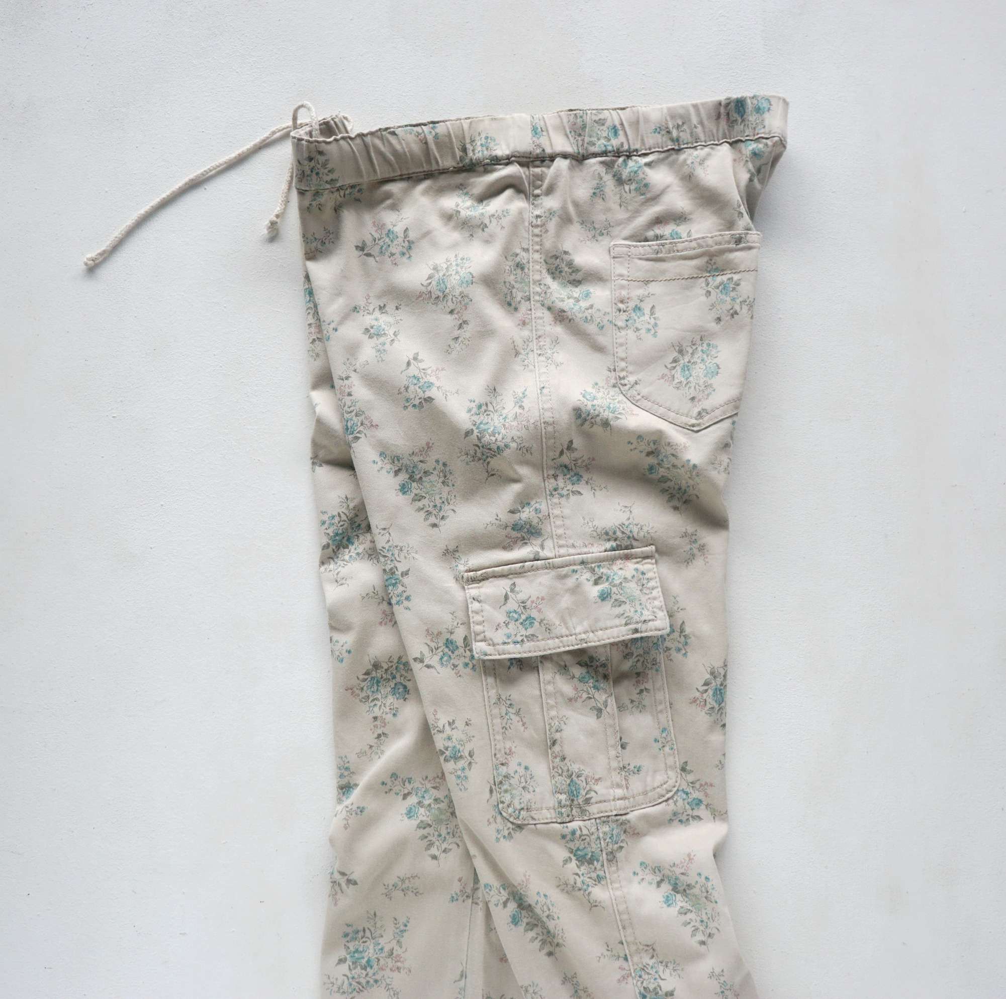 Global Work × Japanese Brand SHUCA Global Work Floral Printed Cargo Pants Size 28" / US 6 / IT 42 - 4 Thumbnail