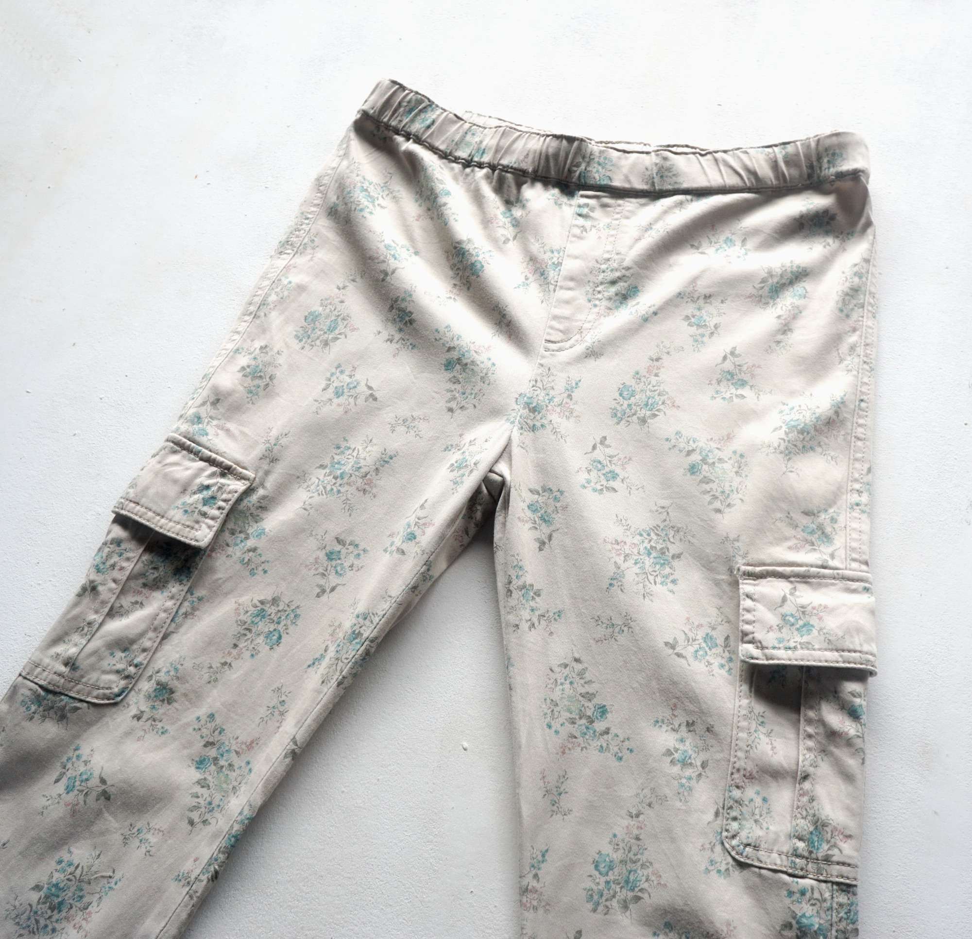 Global Work × Japanese Brand SHUCA Global Work Floral Printed Cargo Pants Size 28" / US 6 / IT 42 - 3 Thumbnail
