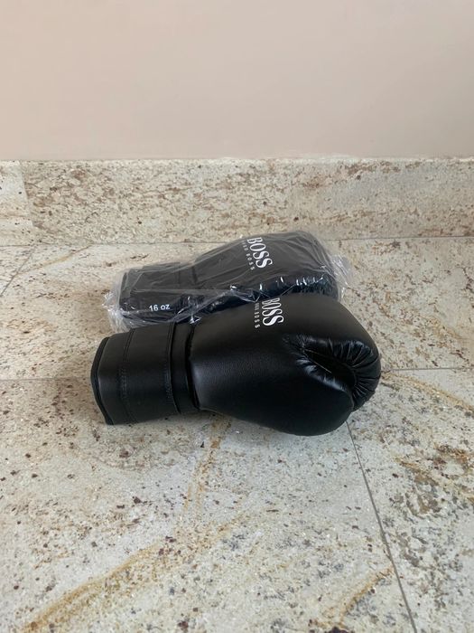 Hugo boss boxing sales gloves