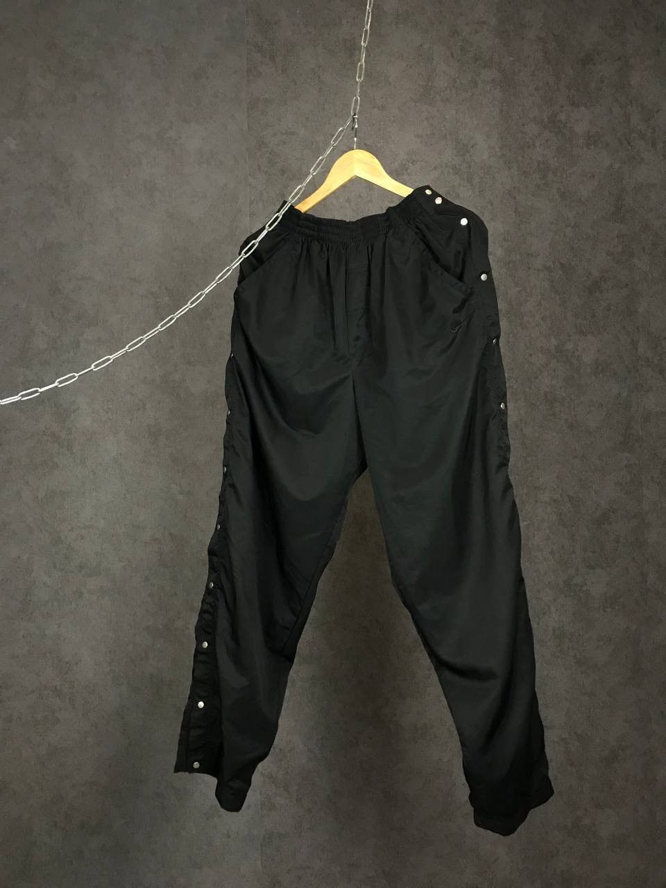 image of Nike Swoosh Streetwear Vintage Sweatpants in Black, Men's (Size 32)