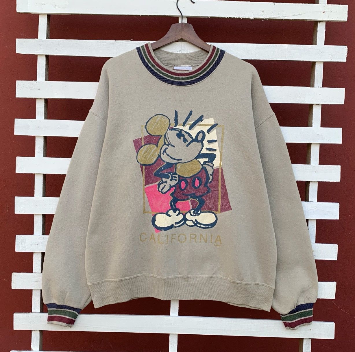 Disney Vintage 90s DISNEY MICKEY MOUSE CALIFORNIA Sweatshirt Size US L / EU 52-54 / 3 - 1 Thumbnail