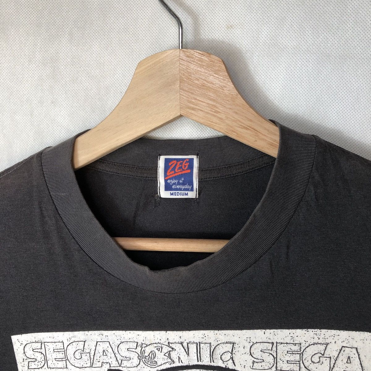 Anime Rare! Vintage Sega Sonic Distressed Fade Tee Size US M / EU 48-50 / 2 - 11 Thumbnail