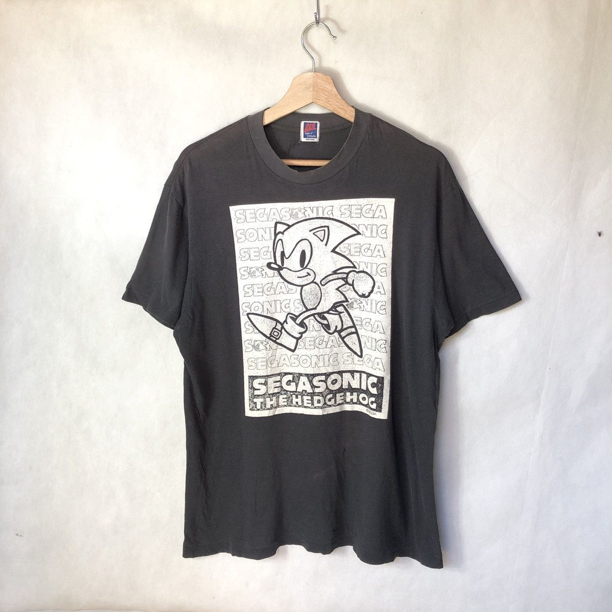 Anime Rare! Vintage Sega Sonic Distressed Fade Tee Size US M / EU 48-50 / 2 - 1 Thumbnail