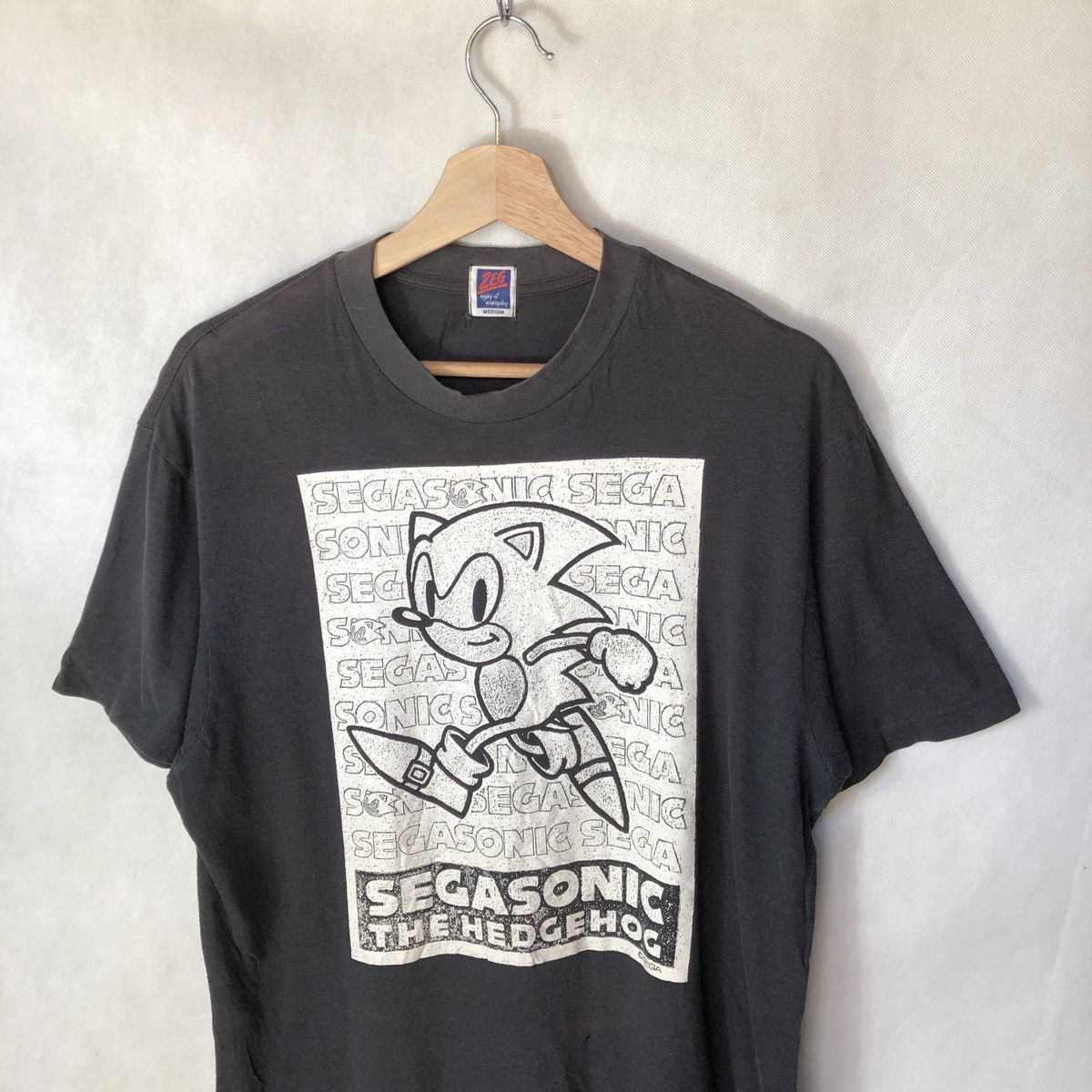 Anime Rare! Vintage Sega Sonic Distressed Fade Tee Size US M / EU 48-50 / 2 - 2 Thumbnail