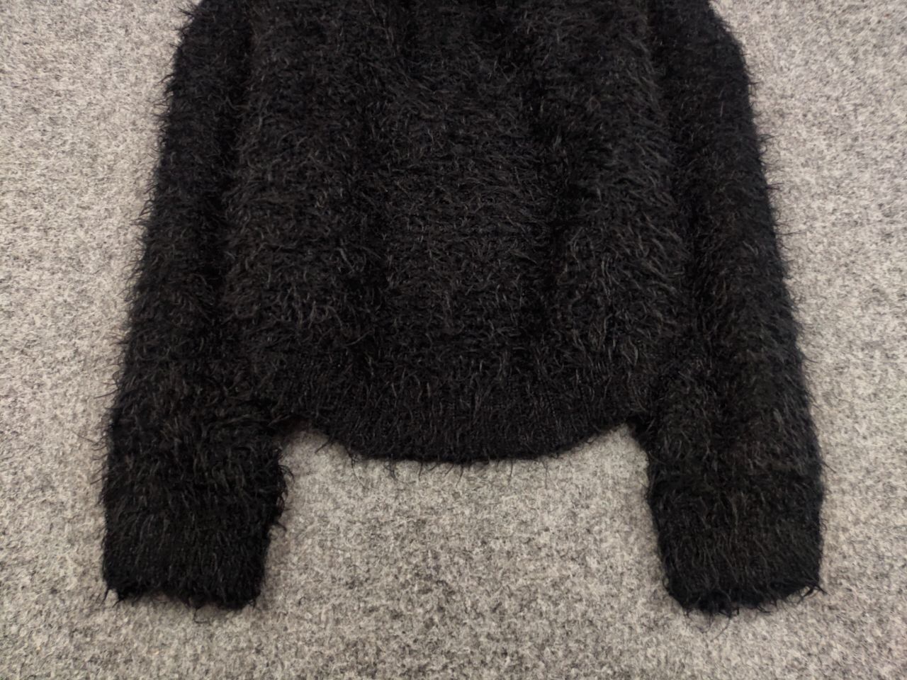 Japanese Brand Vintage 90's Japanese Black Mohair Style Fuzzy Sweater Size US S / EU 44-46 / 1 - 7 Thumbnail