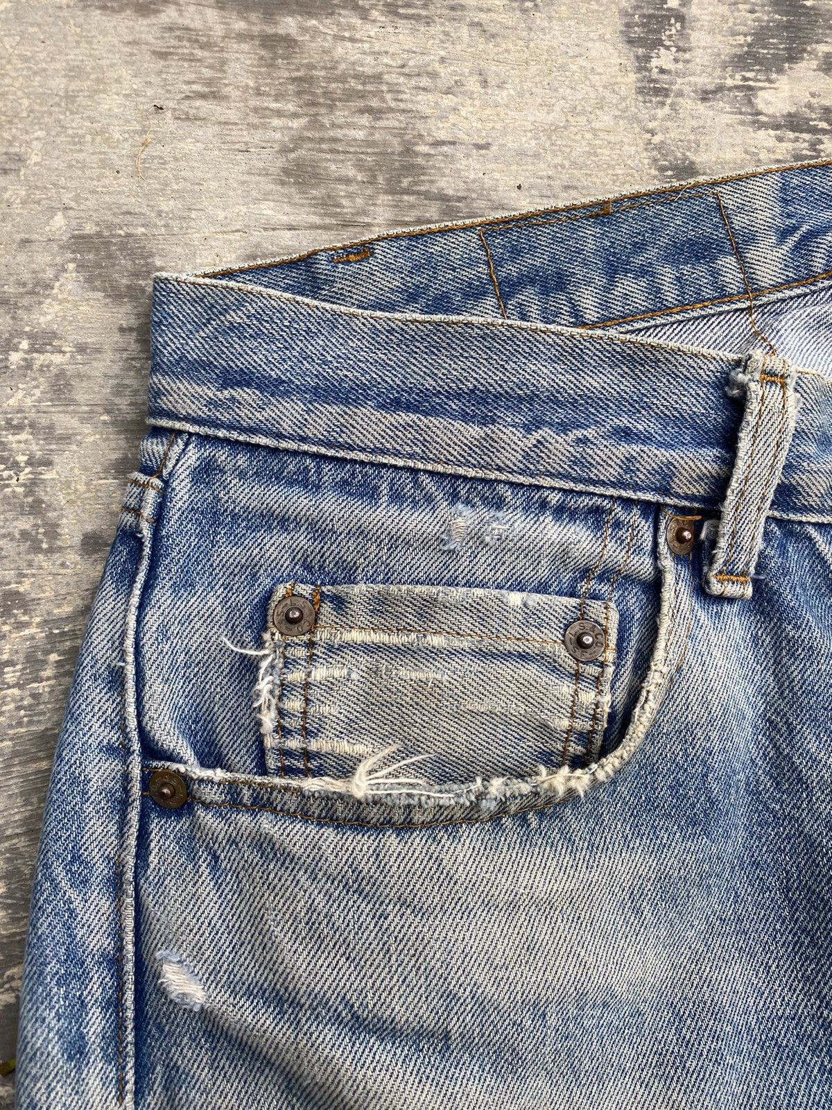 Levi's VINTAGE 80S LEVIS 501 DISTRESSED COWBOY MUD WASH GORPCORE Size US 30 / EU 46 - 5 Thumbnail
