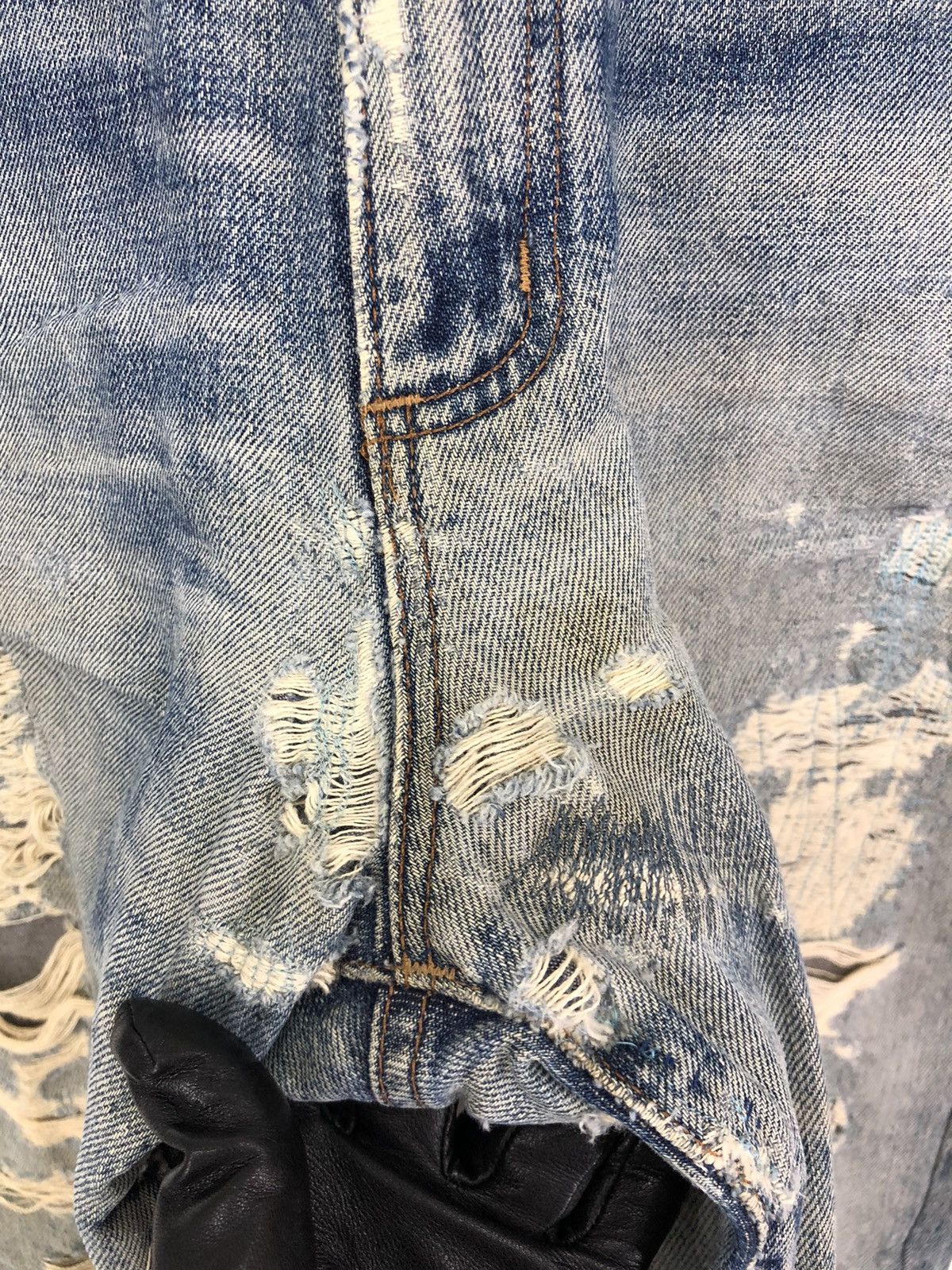 Wrangler Vintage Wrangler Distressed Thrashed Faded Blue Jeans Size US 30 / EU 46 - 14 Thumbnail
