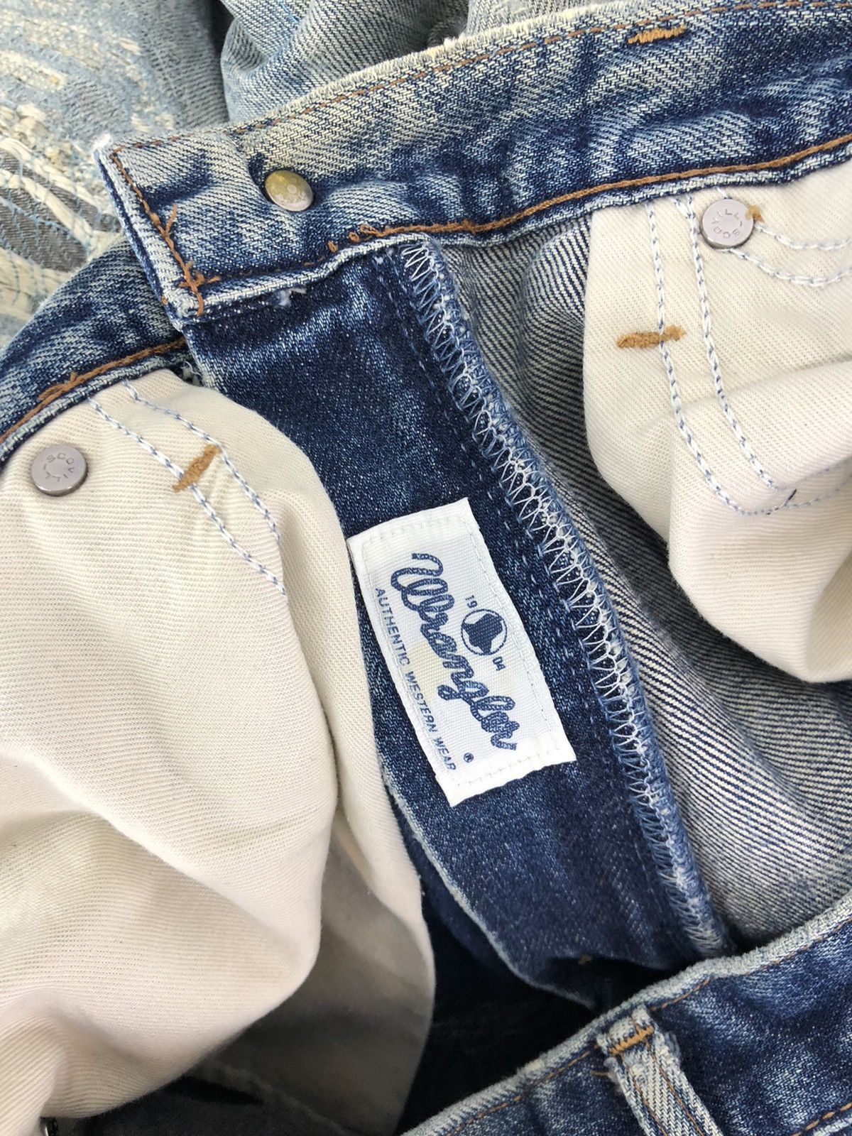 Wrangler Vintage Wrangler Distressed Thrashed Faded Blue Jeans Size US 30 / EU 46 - 25 Thumbnail