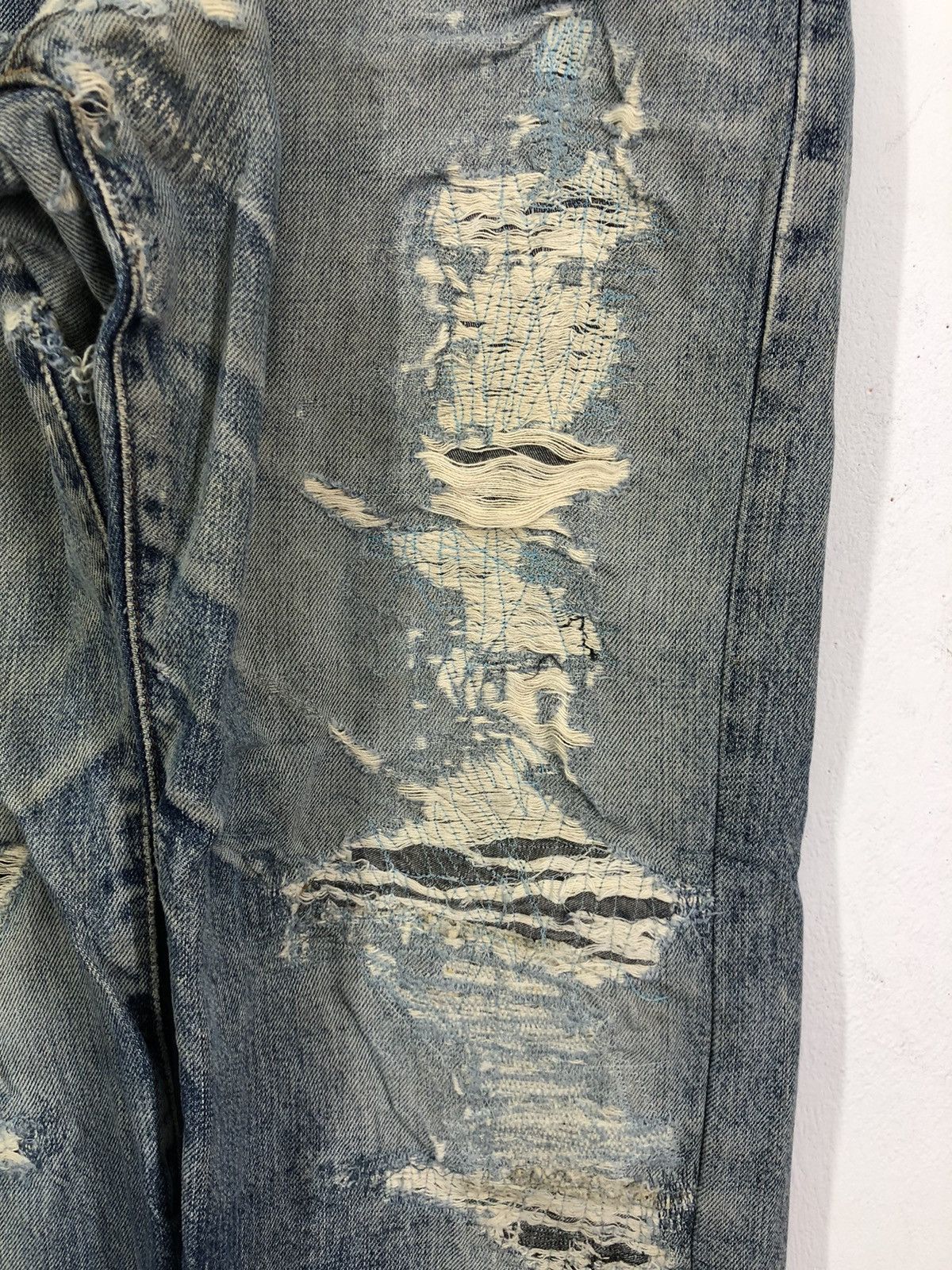 Wrangler Vintage Wrangler Distressed Thrashed Faded Blue Jeans Size US 30 / EU 46 - 13 Thumbnail