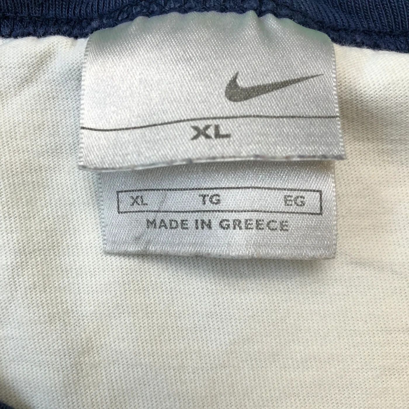 Nike × Vintage Vintage Y2K Nike Center Swoosh Tee Size US L / EU 52-54 / 3 - 7 Thumbnail