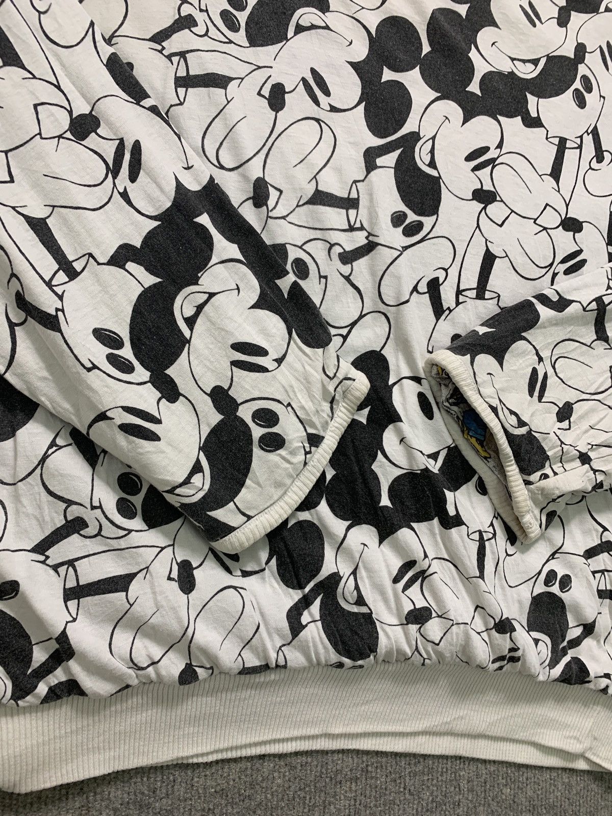 If Six Was Nine × Vintage Rare! Vintage Mickey Mouse Comic Print Reversible Sweatshirt Size US L / EU 52-54 / 3 - 13 Thumbnail
